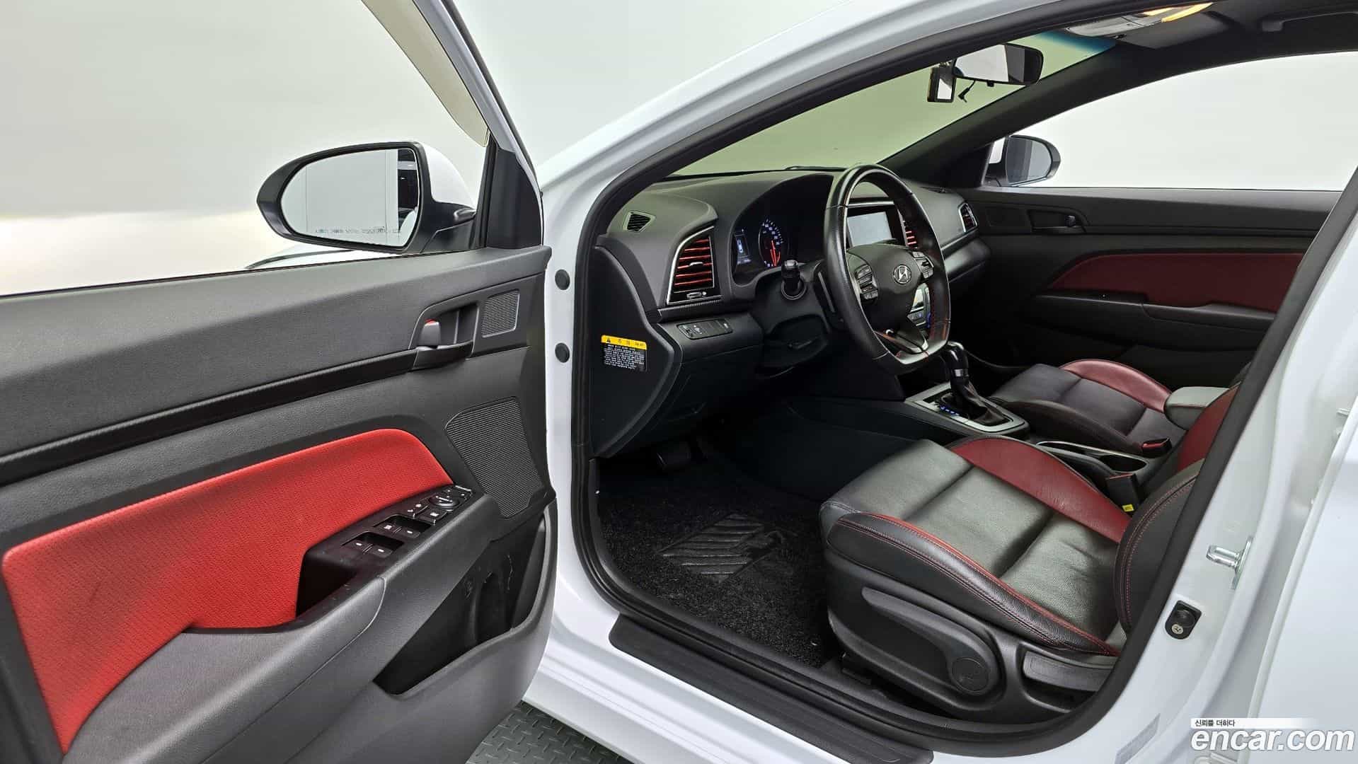 AVANTE Hyundai 2016.6-INNER-010