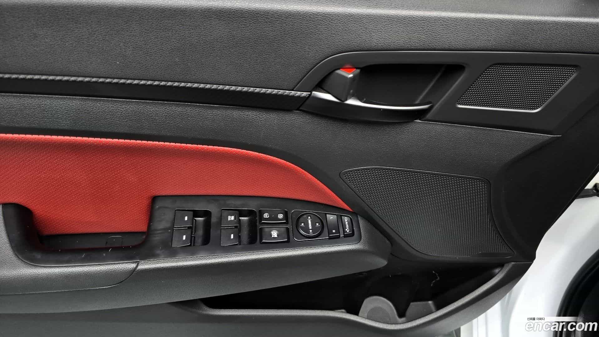 AVANTE Hyundai 2016.6-OPTION-020