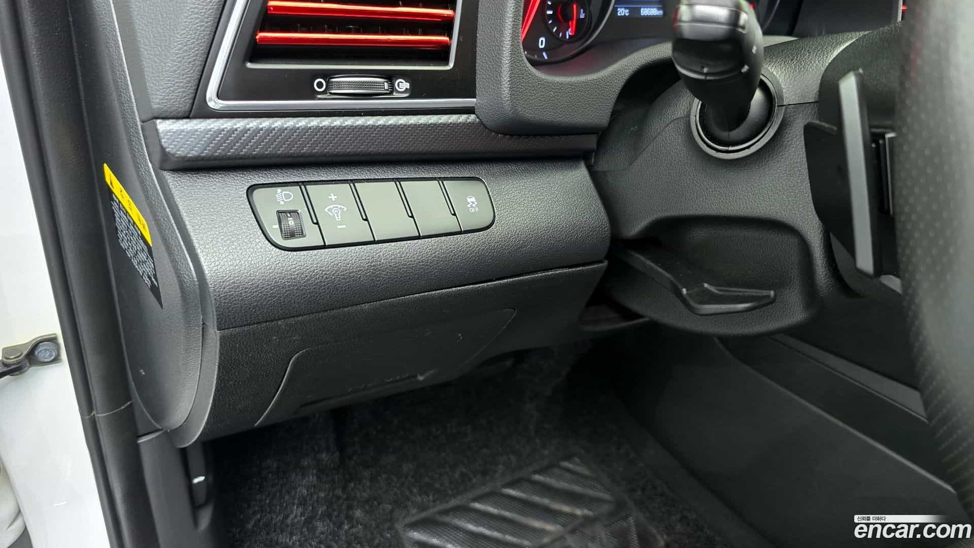 AVANTE Hyundai 2016.6-OPTION-023