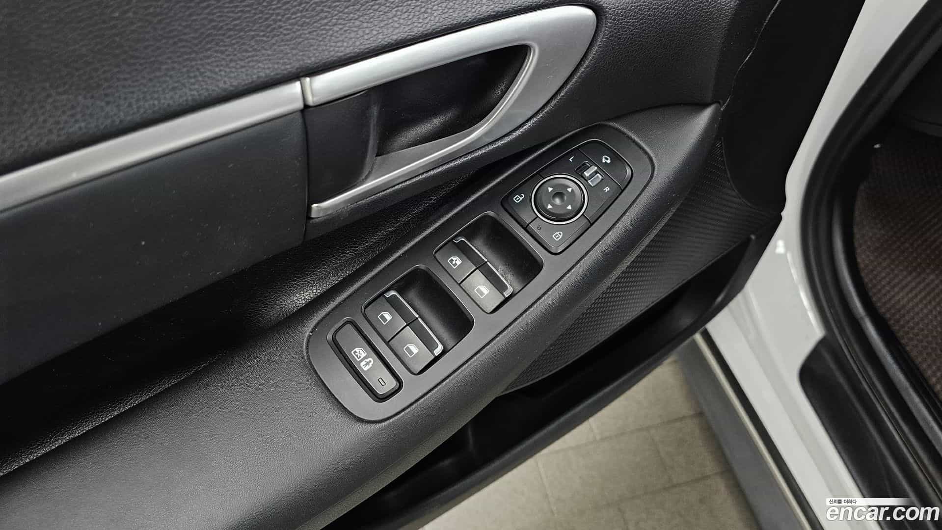 Sonata Hyundai 2019.3-OPTION-018