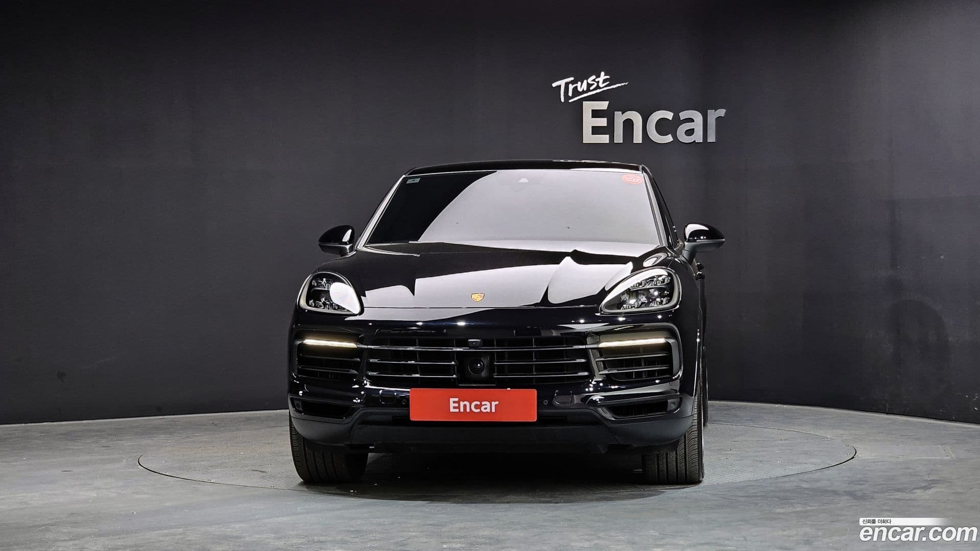 Main__Slider__Photo:Cayenne Porsche 2022.1-2