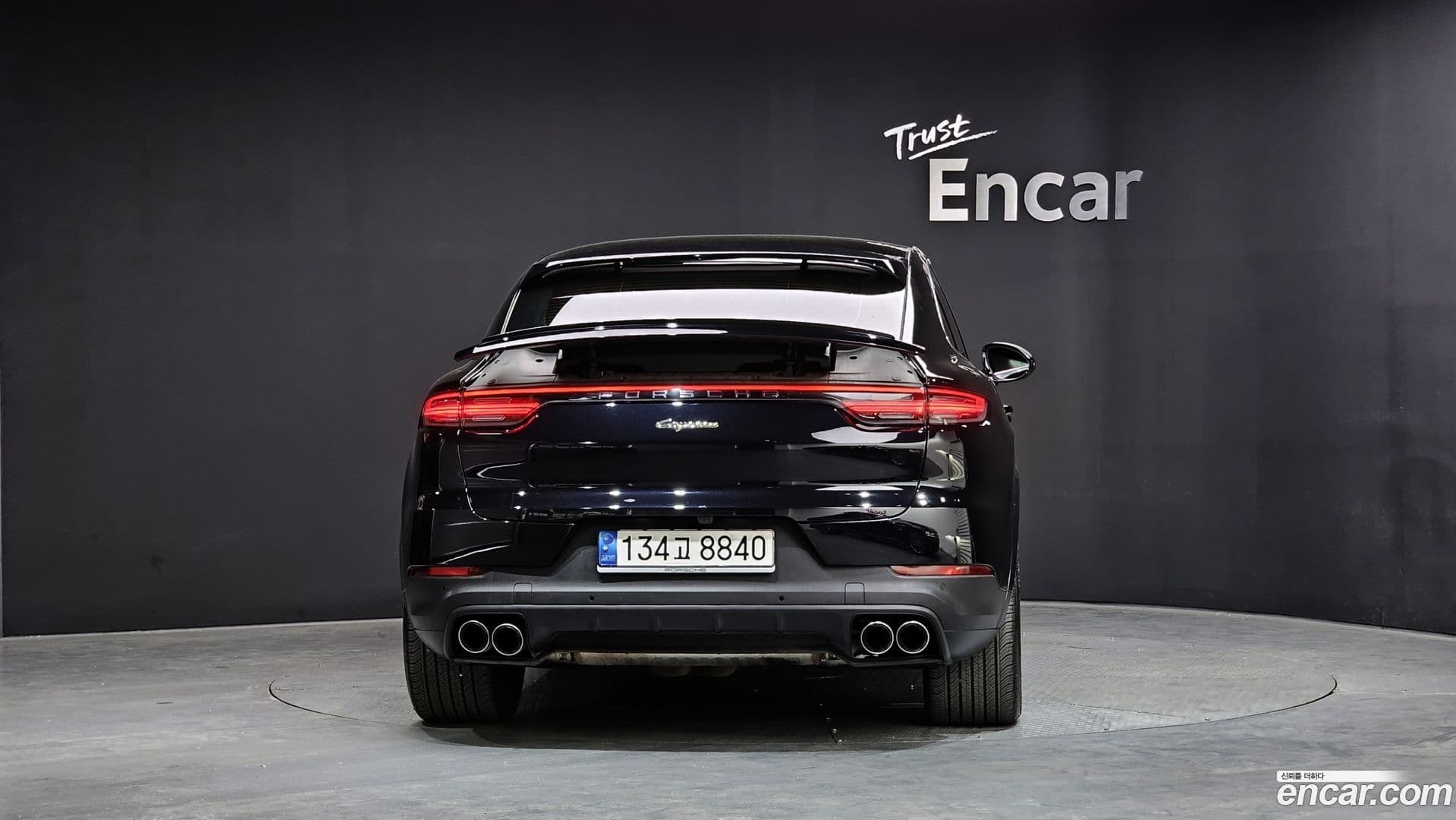 Main__Slider__Photo:Cayenne Porsche 2022.1-3