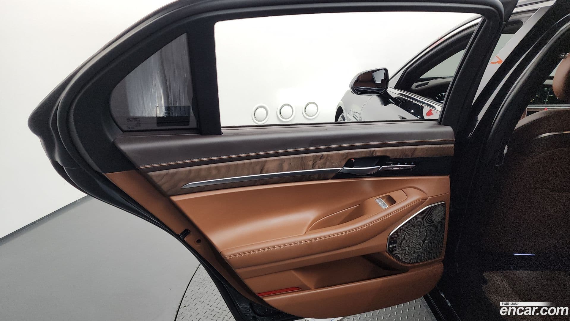 Main__Slider__Photo:G90 Genesis 2020.10-24