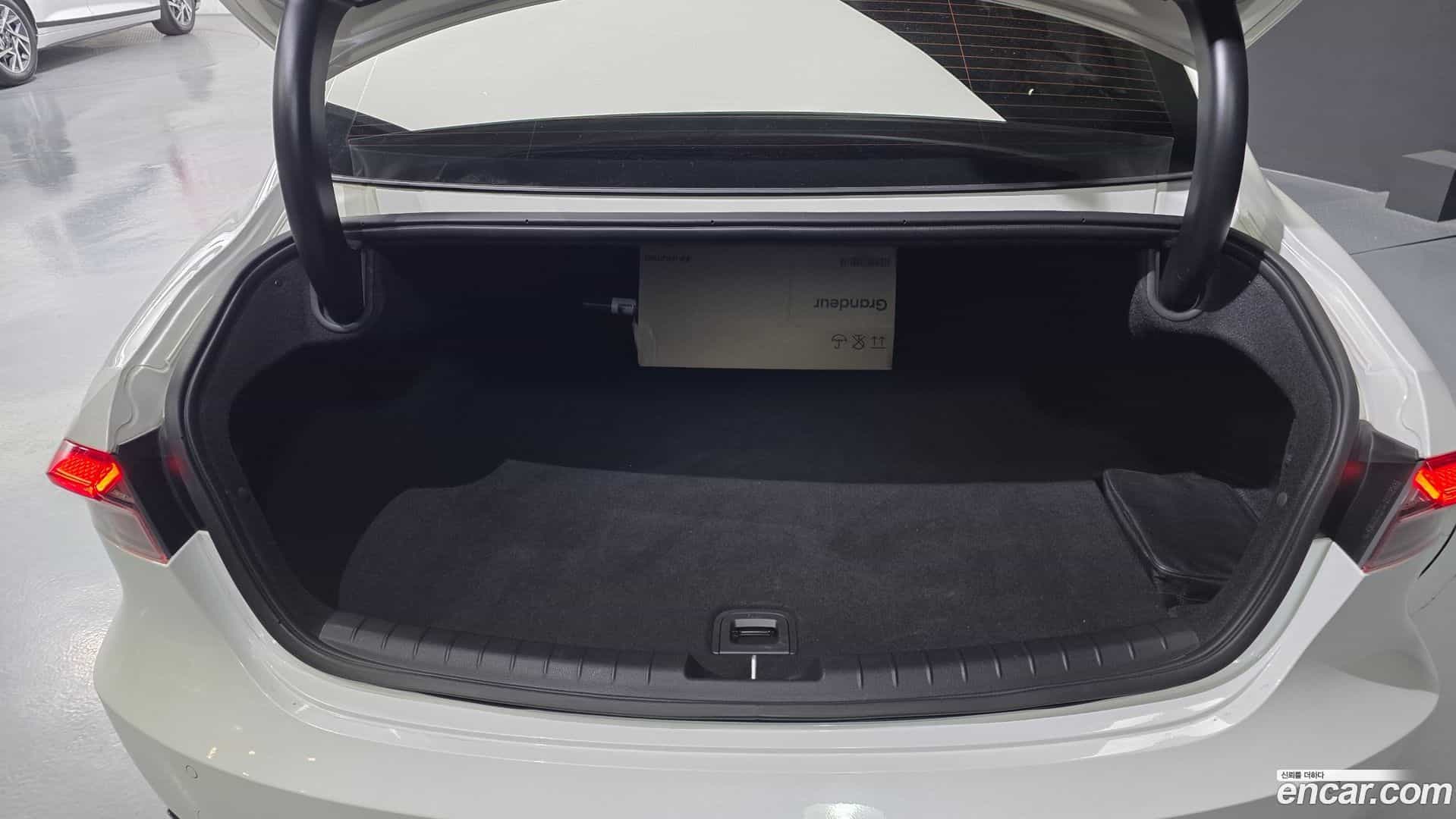 Grandeur Hyundai 2022.2-OPTION-048