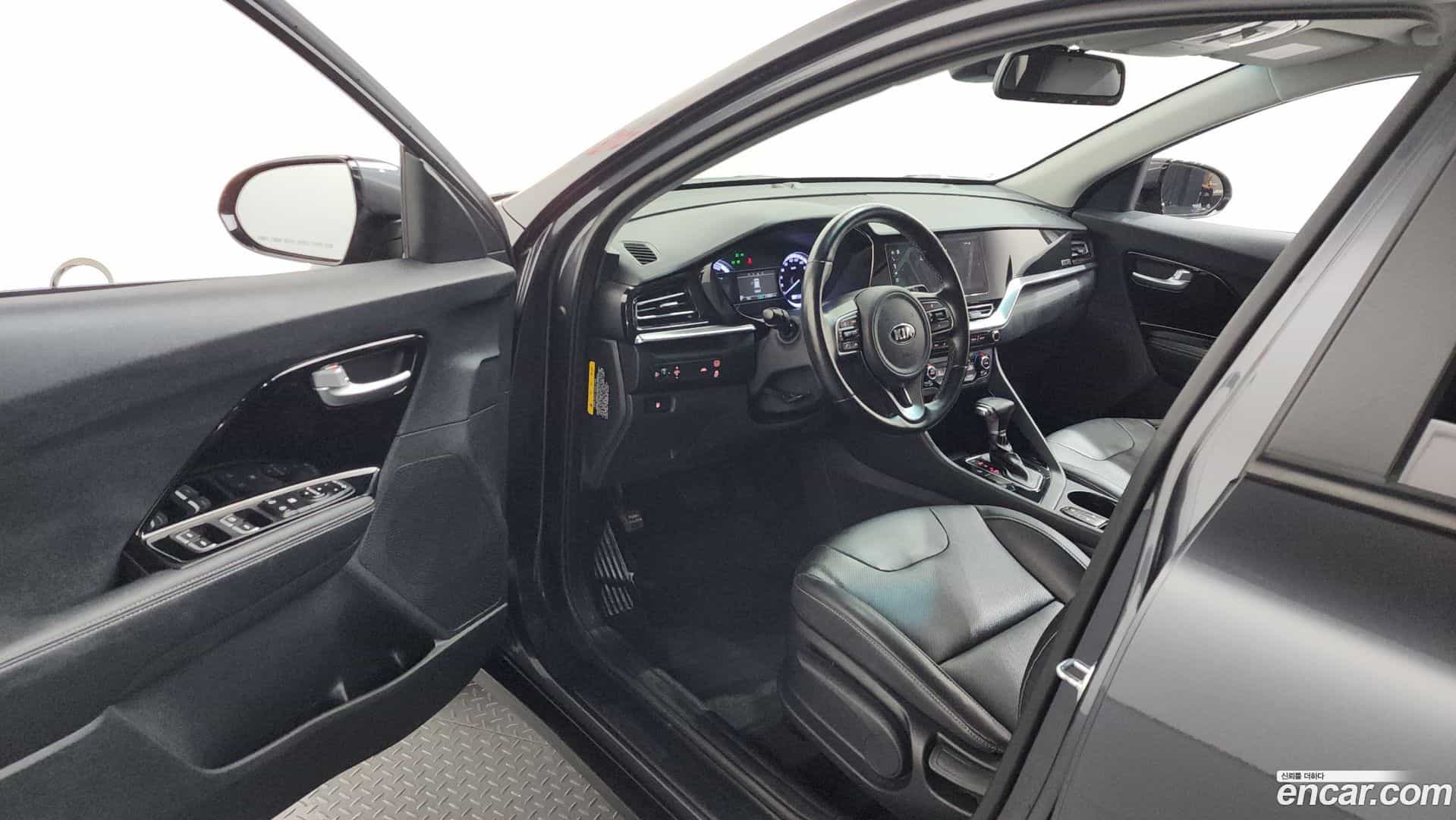 Niro Kia 2021.2-INNER-010