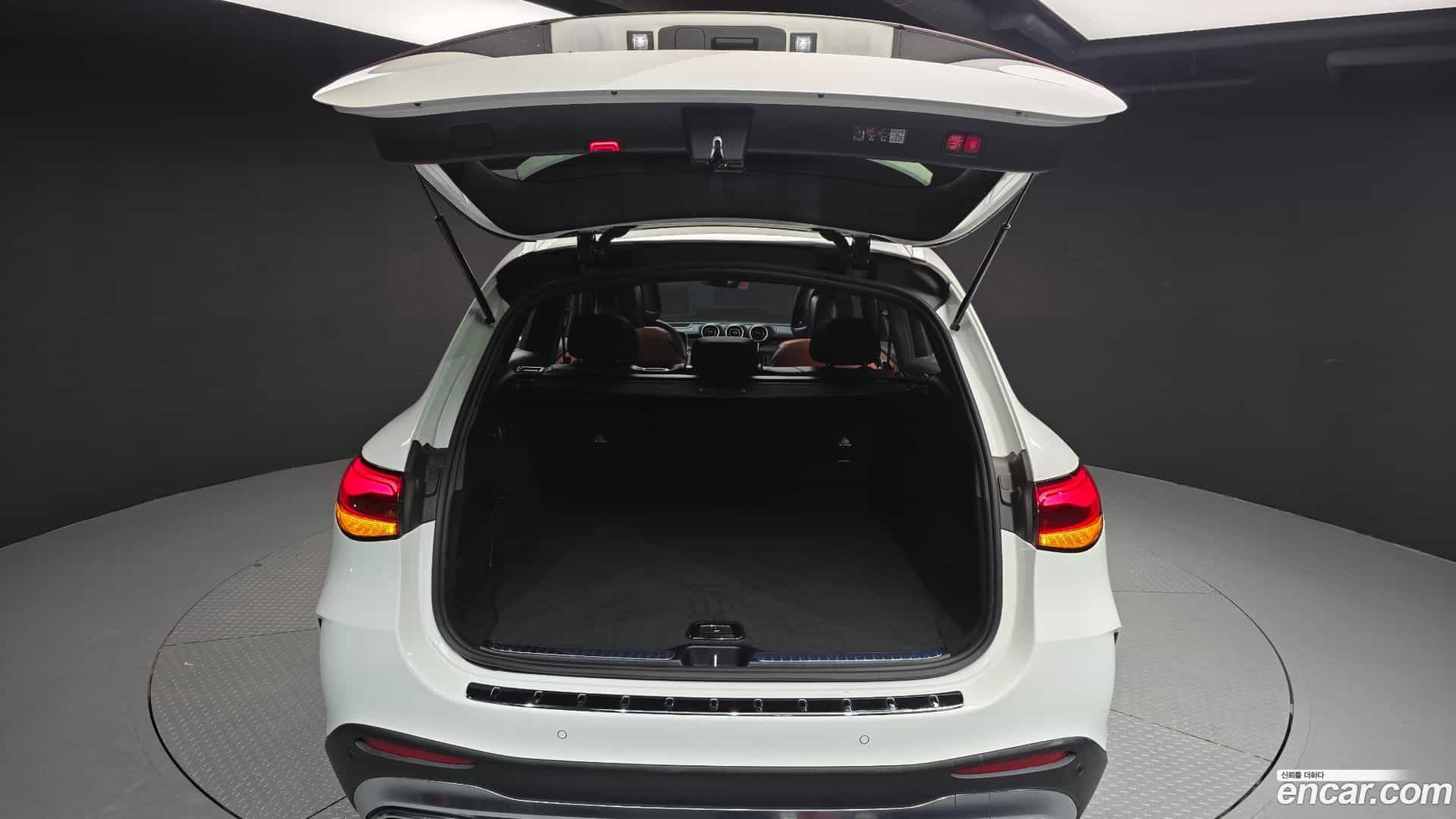 GLC-Class Mercedes-Benz 2024.2-OPTION-024