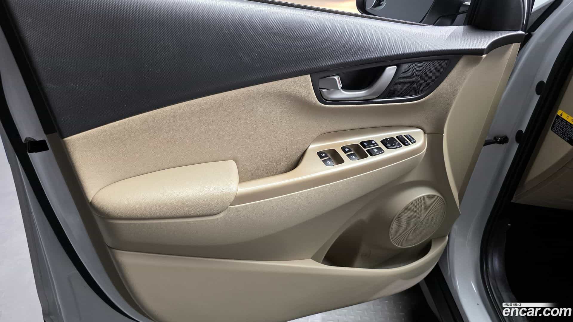 Kona Hyundai 2017.8-INNER-034