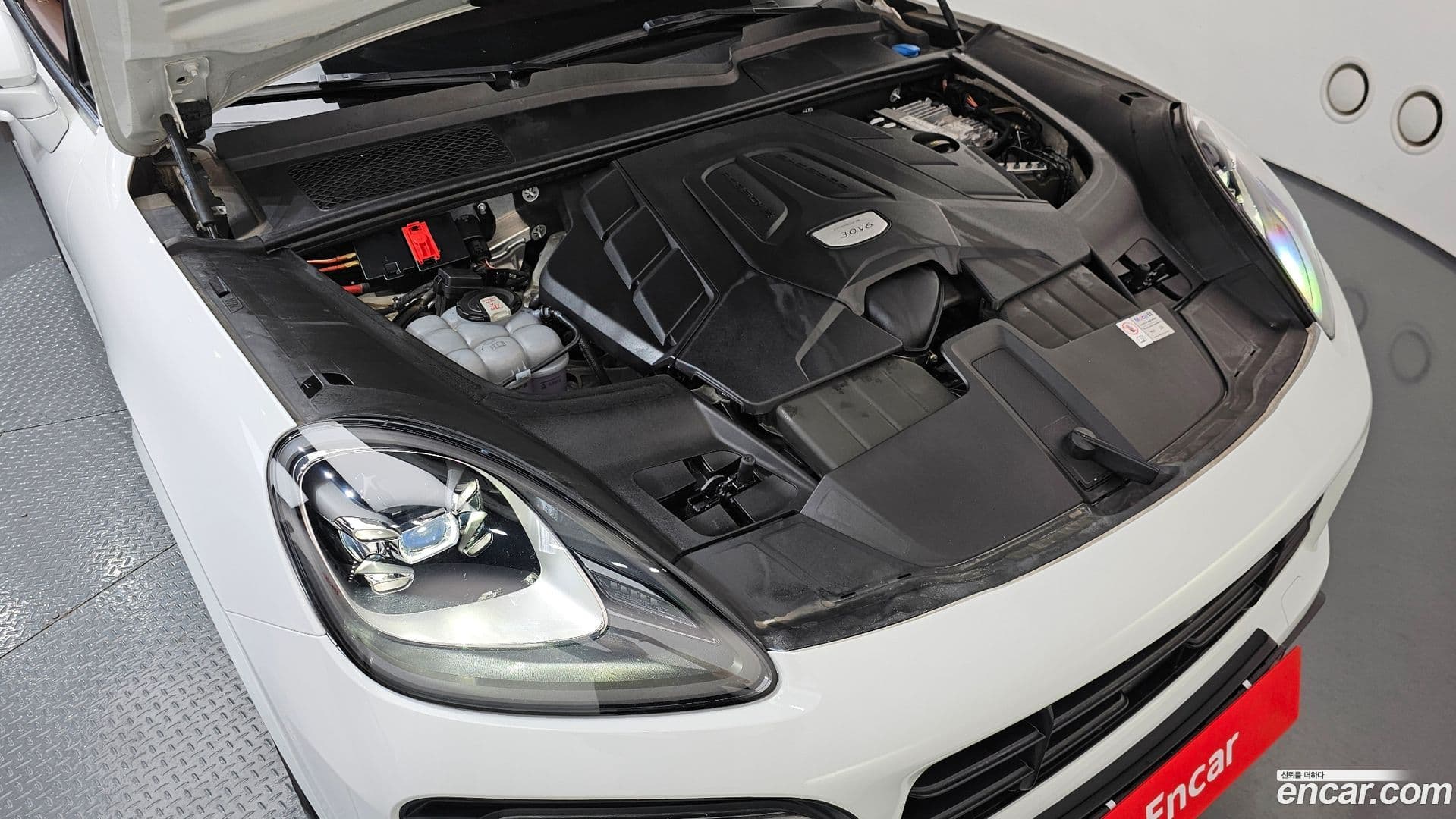 Main__Slider__Photo:Cayenne Porsche 2023.4-5