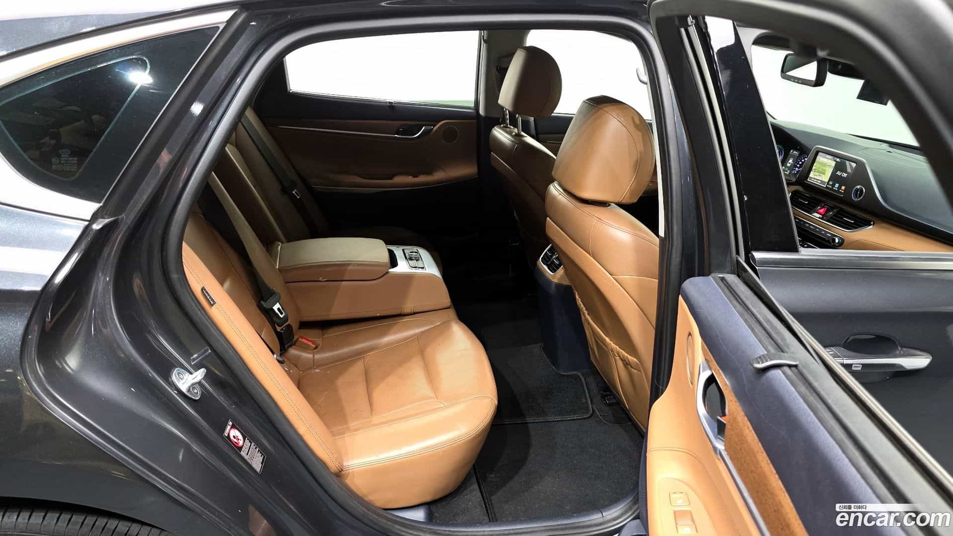 Grandeur Hyundai 2017.4-OPTION-016