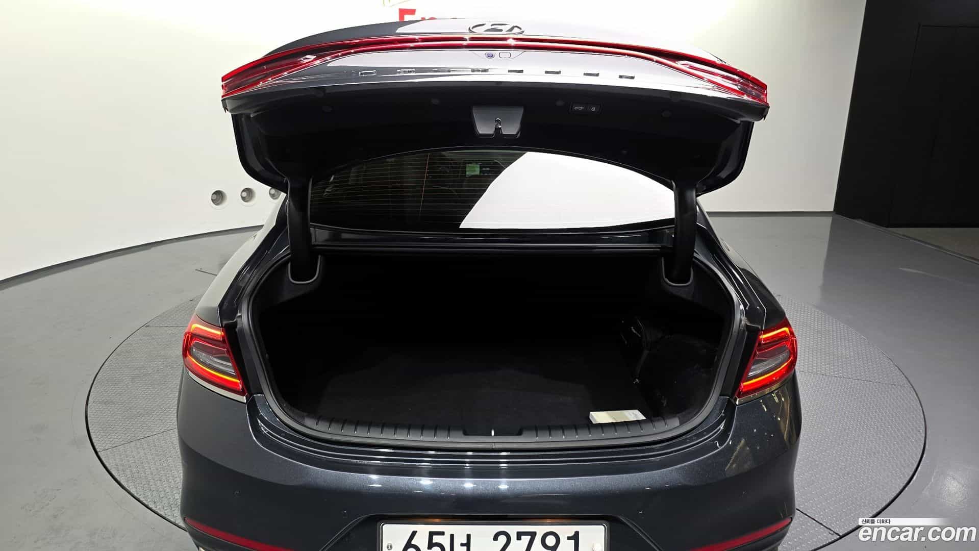 Grandeur Hyundai 2017.4-OPTION-024