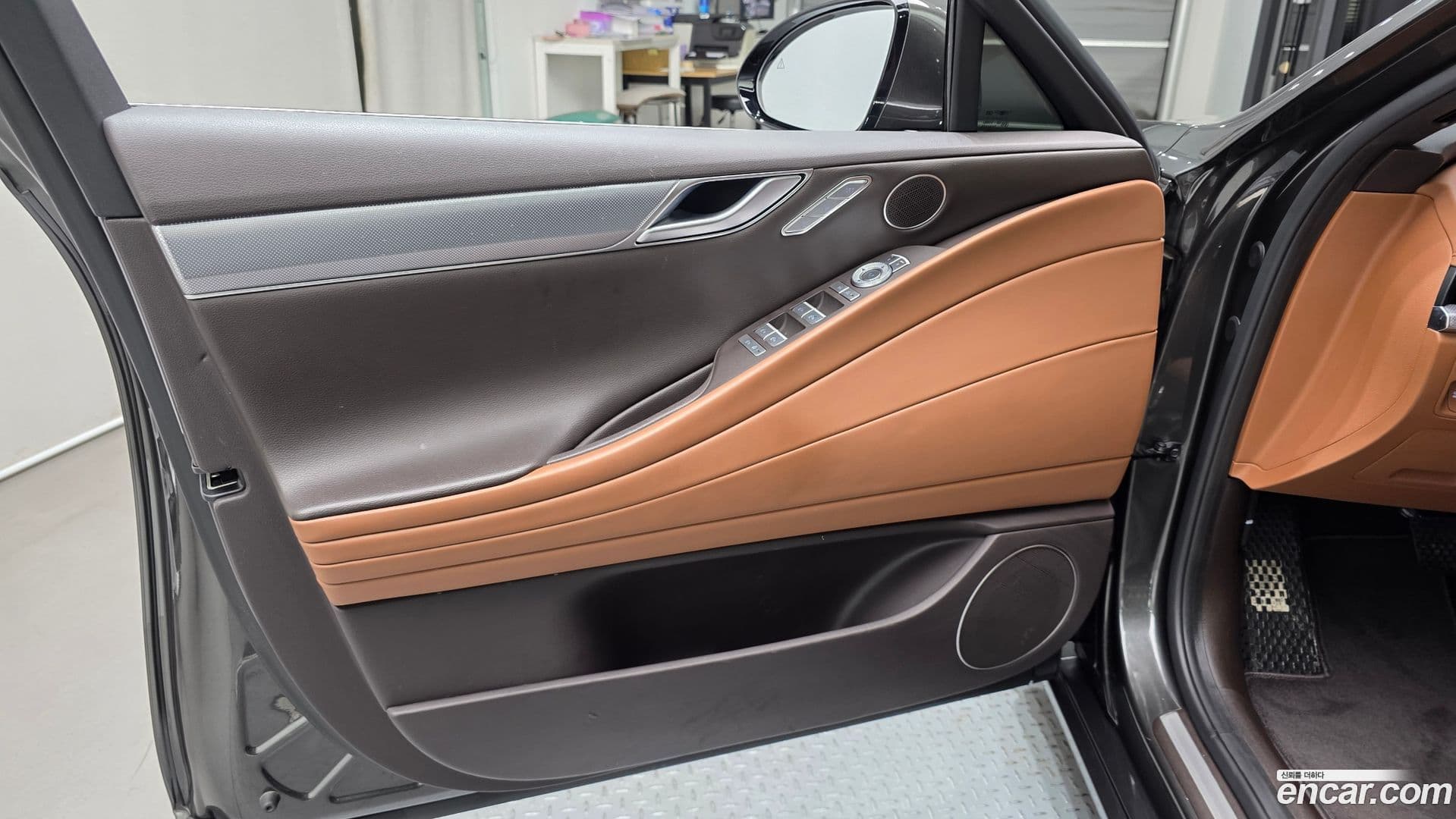 Main__Slider__Photo:G80 Genesis 2022.1-23
