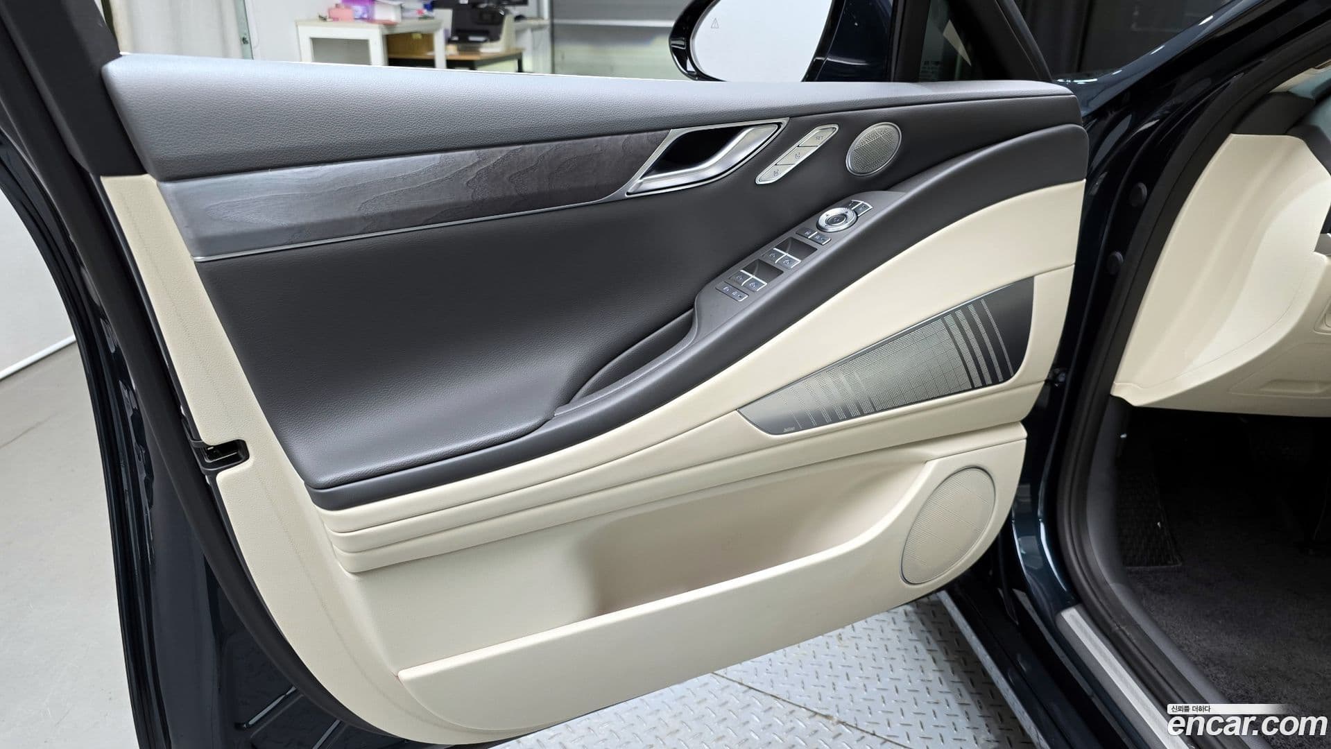 Main__Slider__Photo:G80 Genesis 2023.1-23