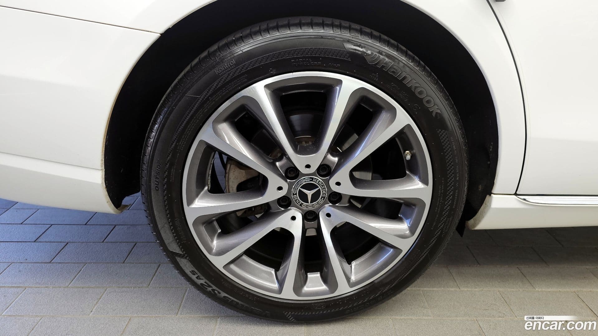 Main__Slider__Photo:E-Class Mercedes-Benz 2018.7-4