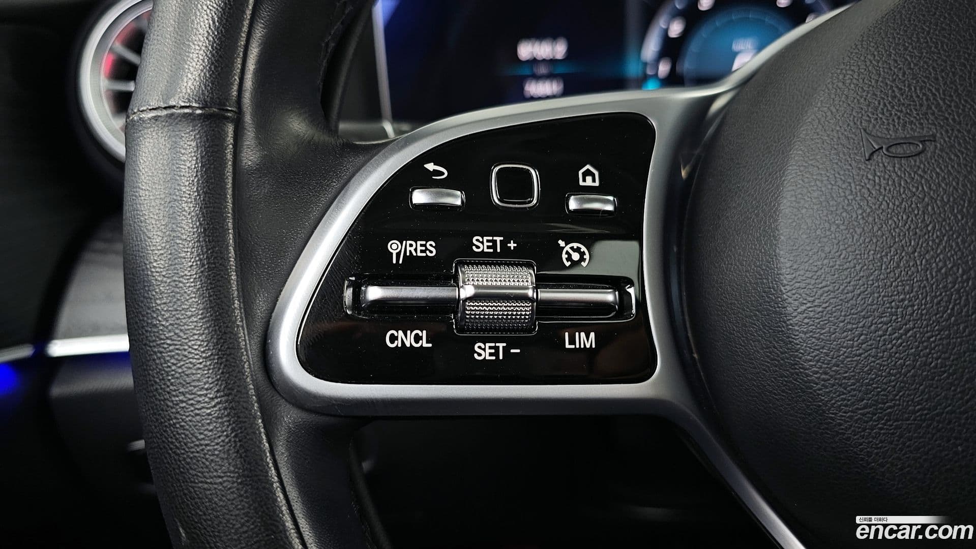 Main__Slider__Photo:E-Class Mercedes-Benz 2018.7-29