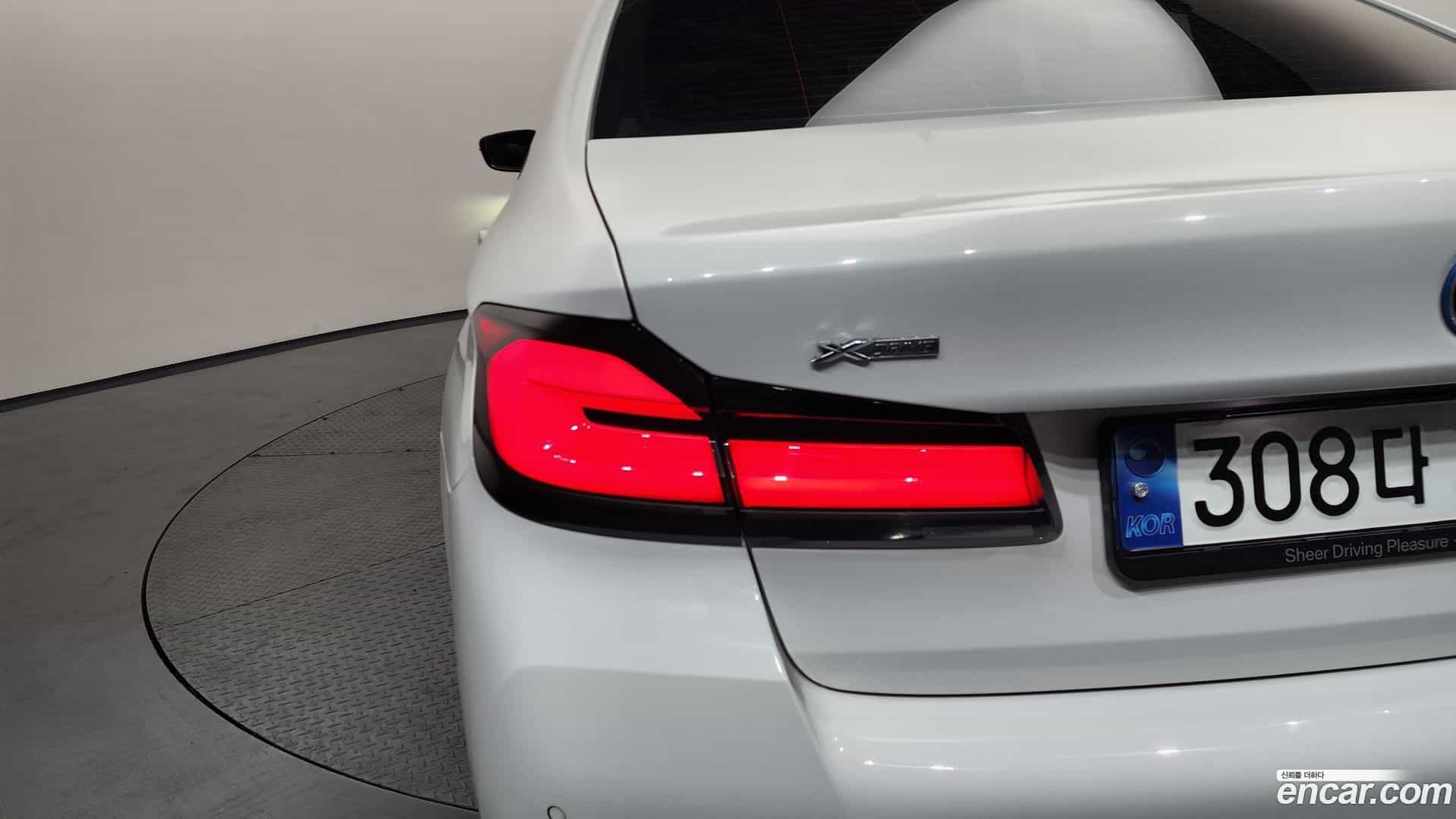 5-Series BMW 2022.3-OUTER-033