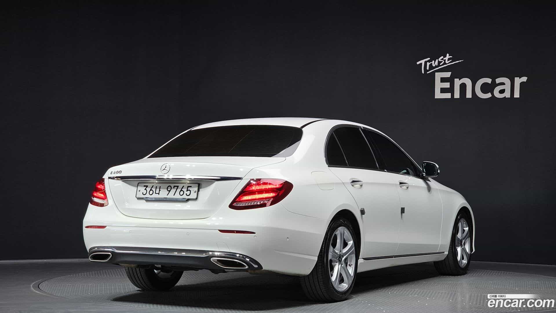 E-Class Mercedes-Benz 2017.9-OUTER-002