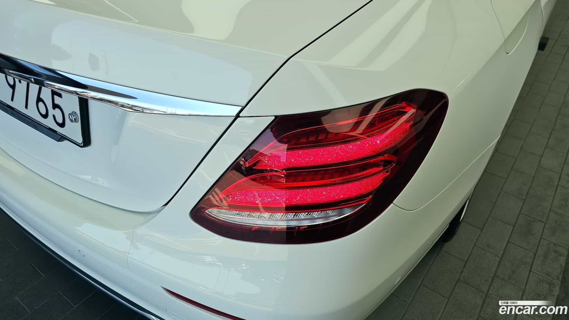 E-Class Mercedes-Benz 2017.9-OUTER-033