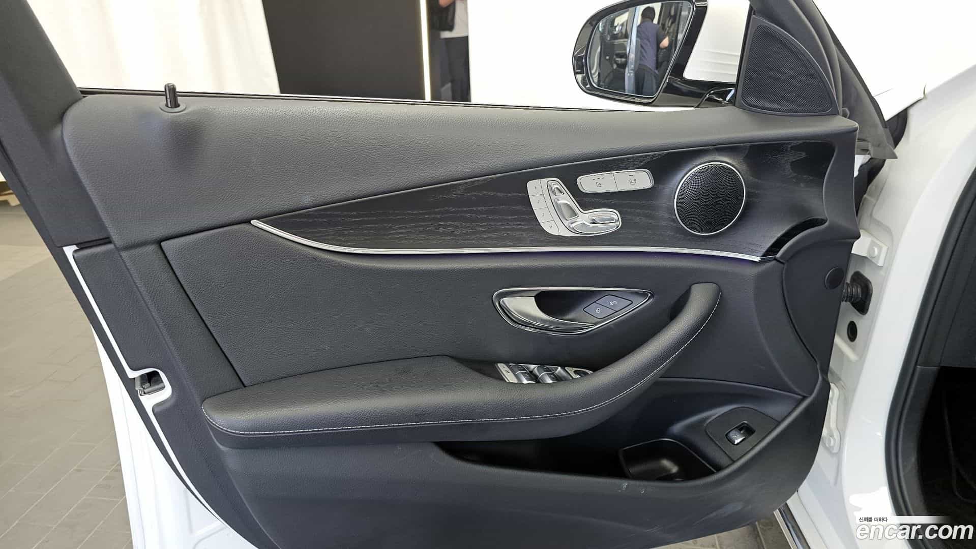 E-Class Mercedes-Benz 2017.9-INNER-034