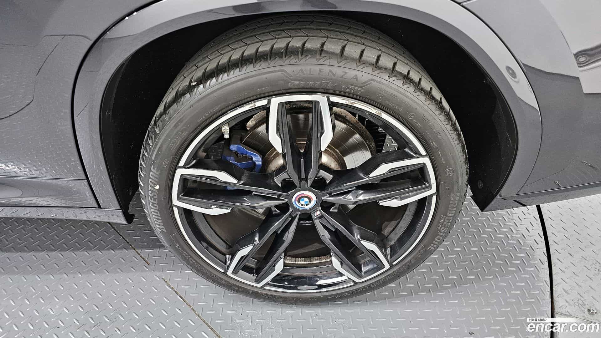 X4 BMW 2023.11-OUTER-031
