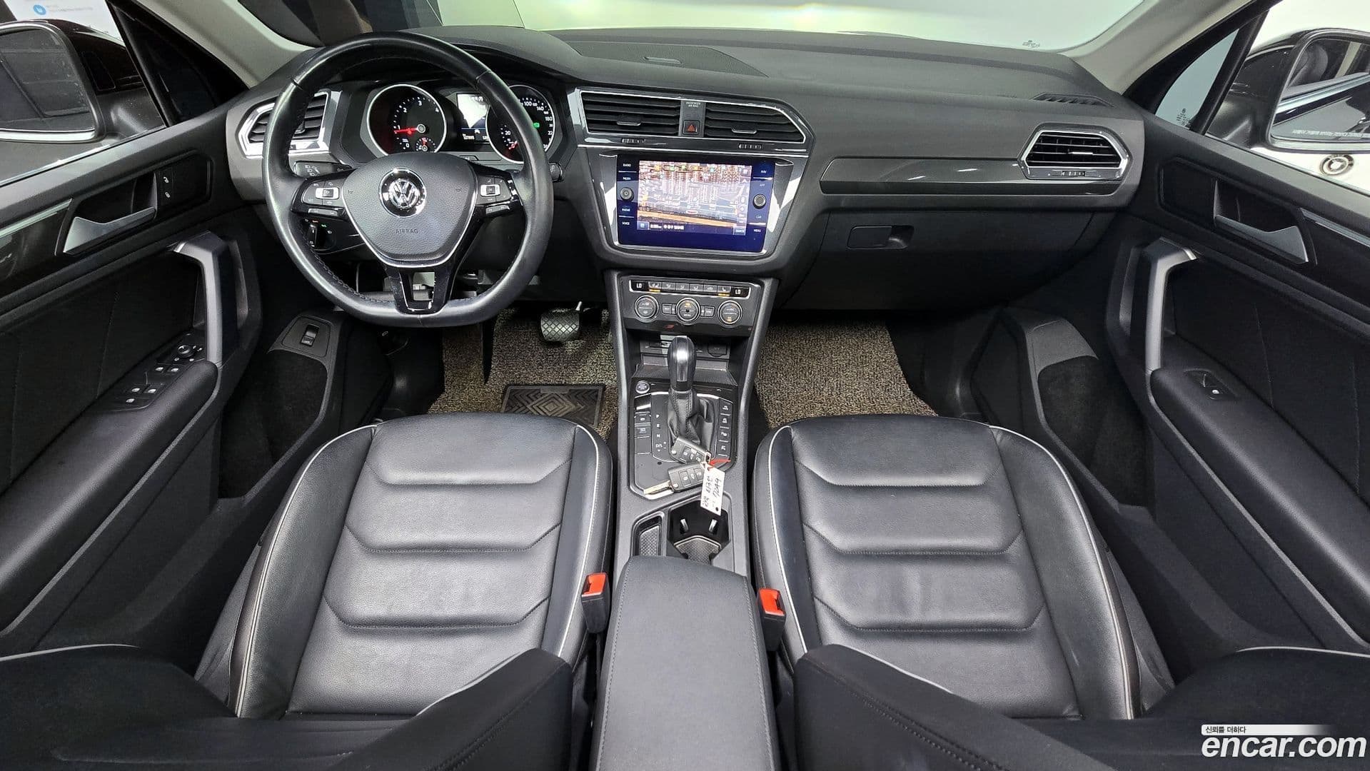 Main__Slider__Photo:Tiguan Volkswagen 2020.5-6