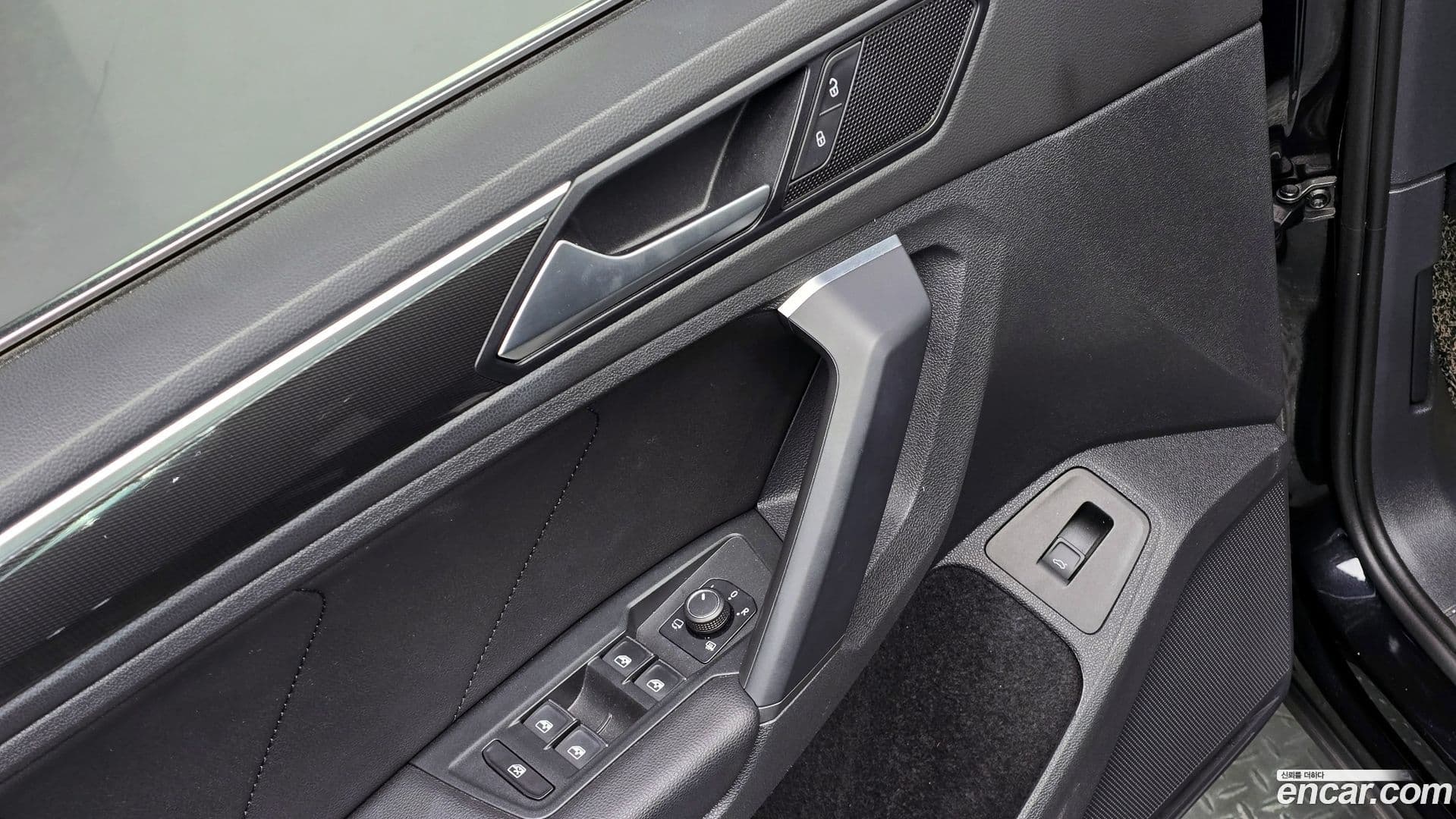 Main__Slider__Photo:Tiguan Volkswagen 2020.5-28