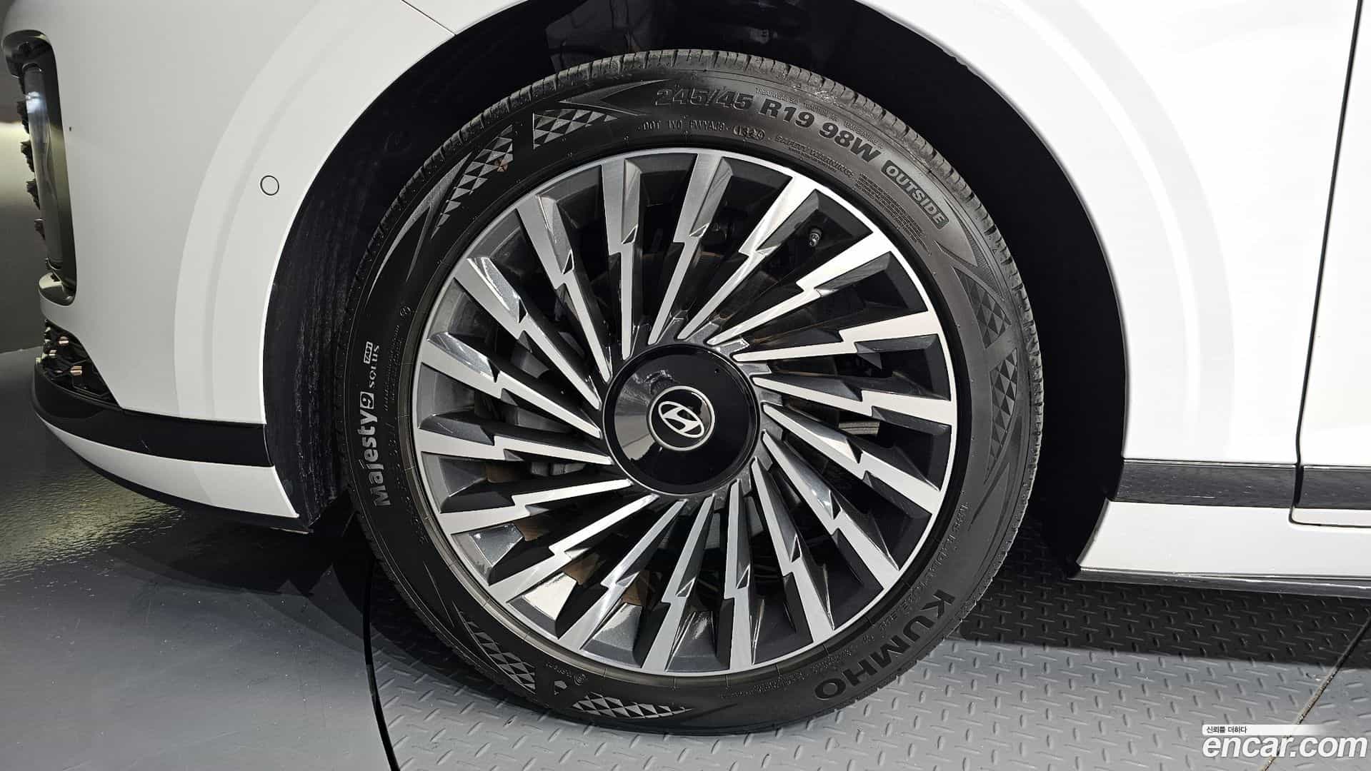 Grandeur Hyundai 2024.3-OUTER-005