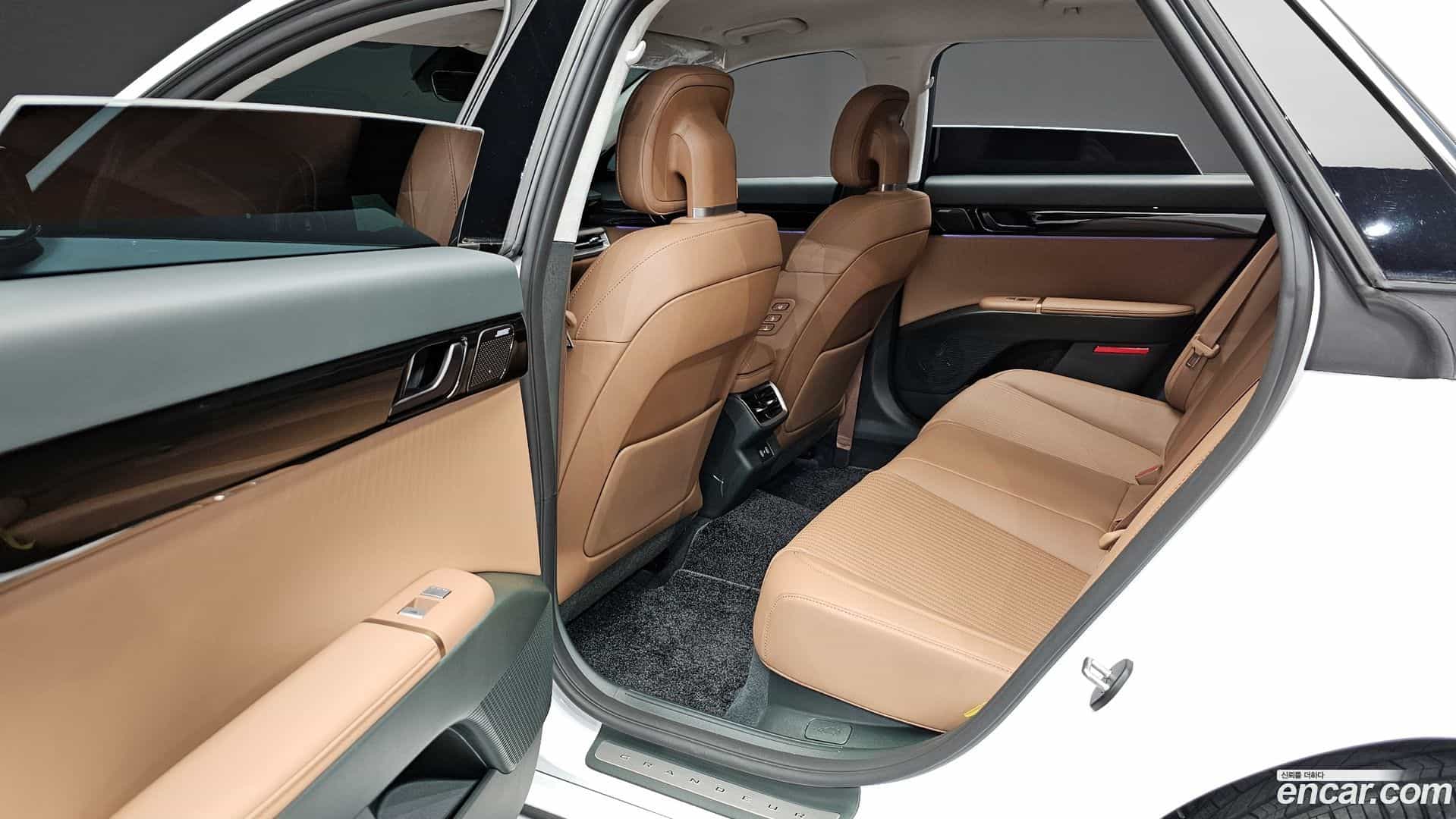 Grandeur Hyundai 2024.3-INNER-036