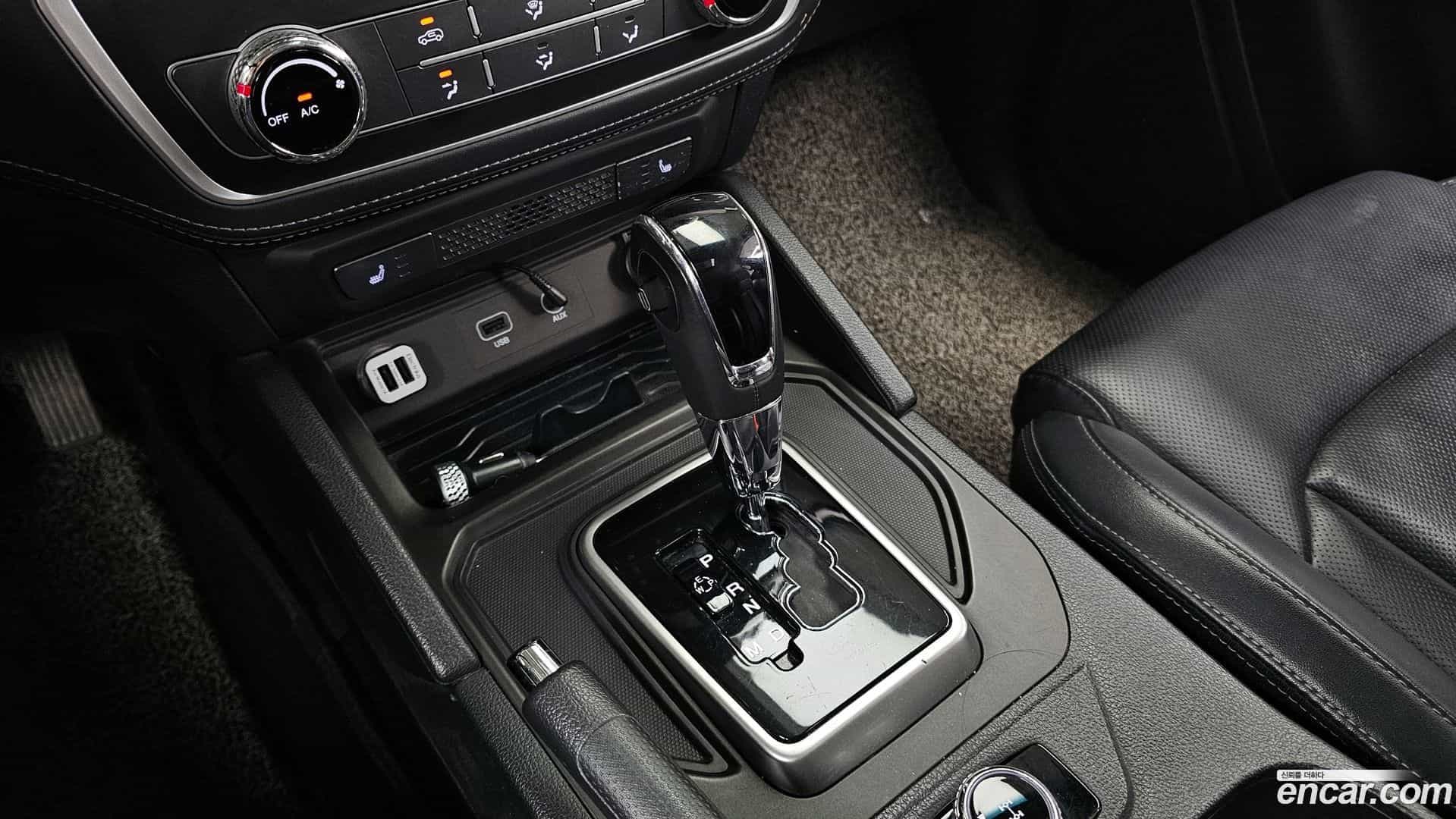 Rexton KG Mobility 2018.4-INNER-009