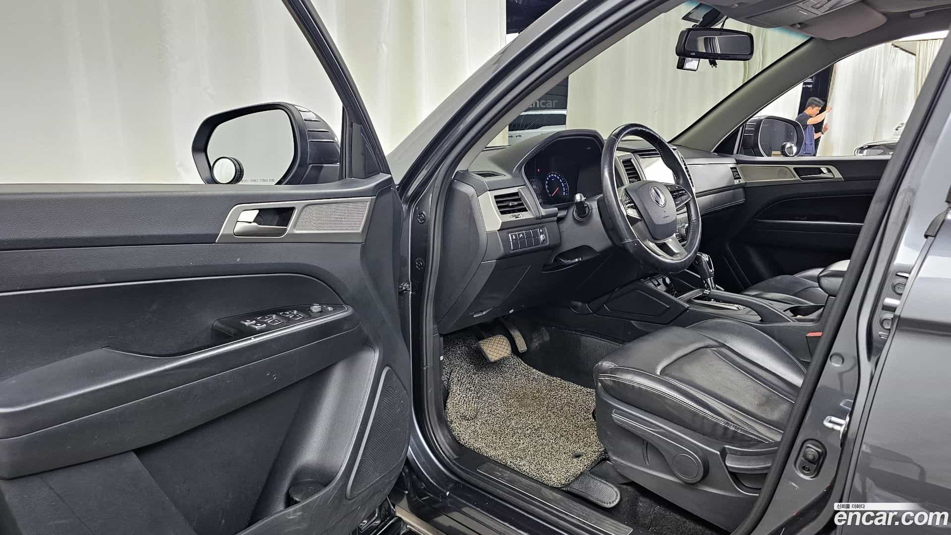 Rexton KG Mobility 2018.4-INNER-010