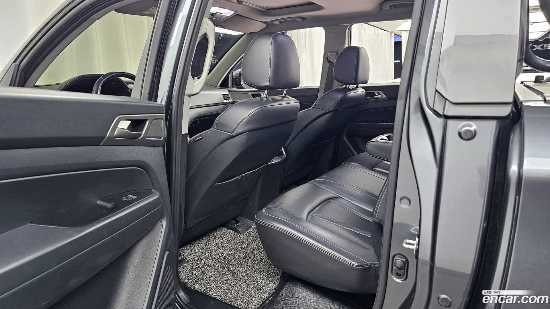 Rexton KG Mobility 2018.4-INNER-036