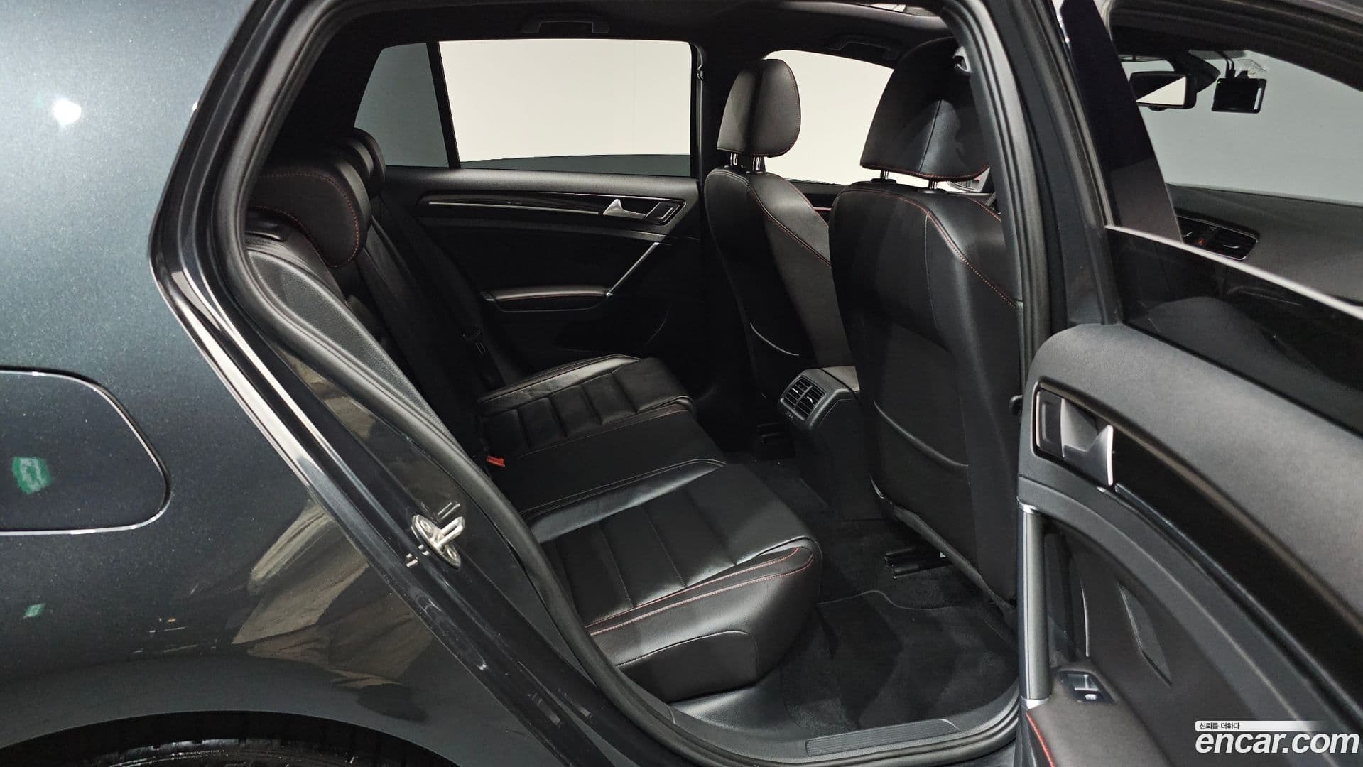 Main__Slider__Photo:Golf Volkswagen 2016.6-10