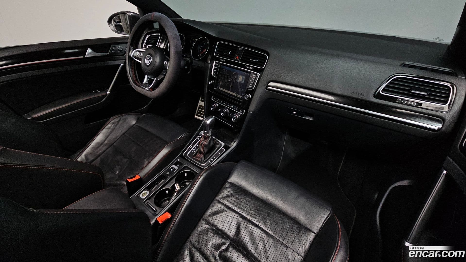 Main__Slider__Photo:Golf Volkswagen 2016.6-18