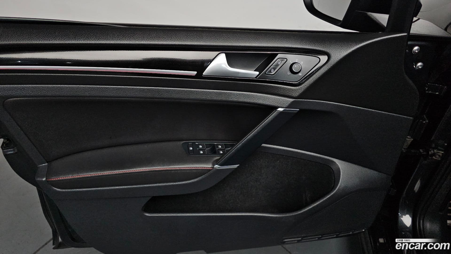 Main__Slider__Photo:Golf Volkswagen 2016.6-23