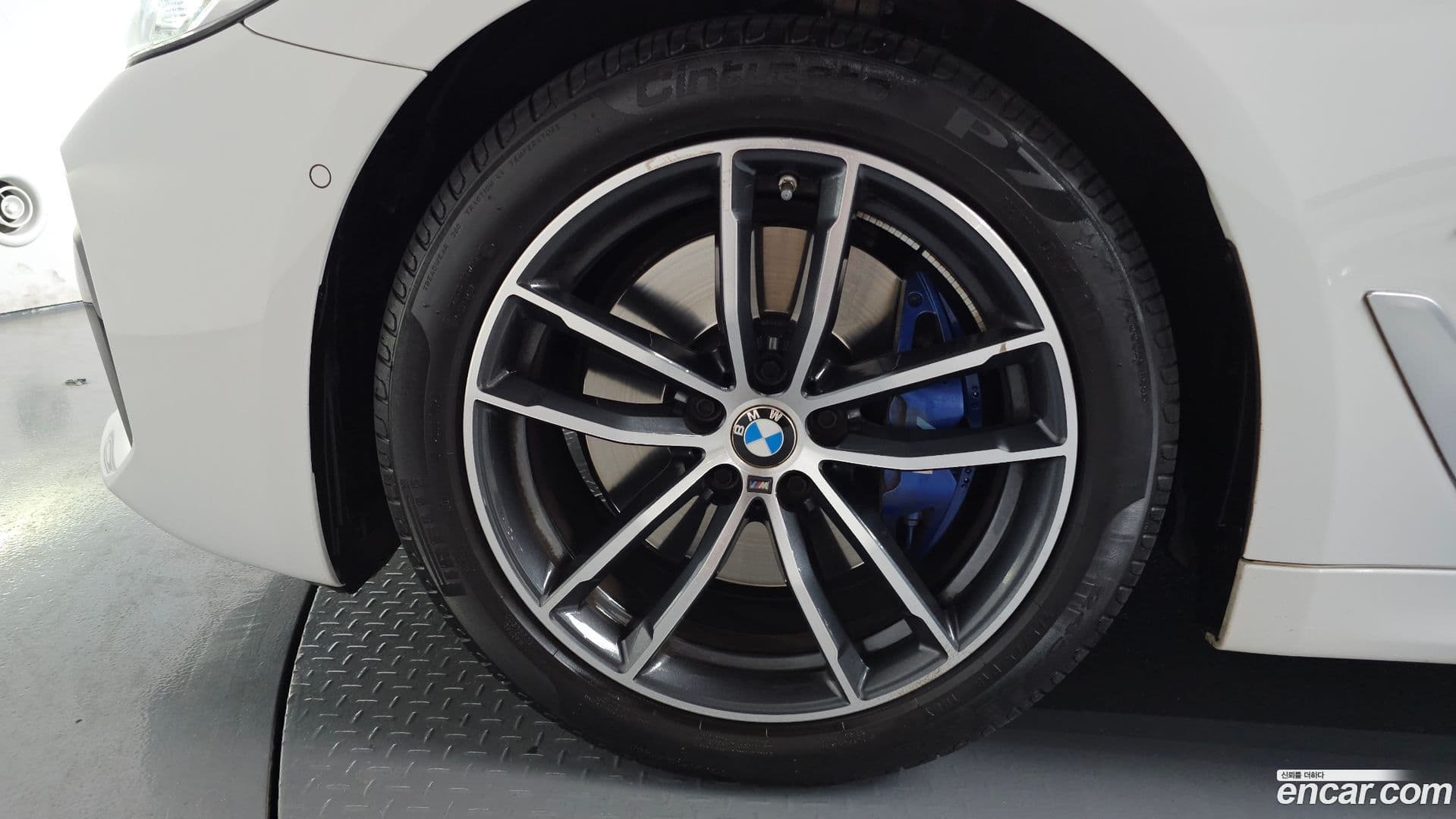 Main__Slider__Photo:5-Series BMW 2022.3-4
