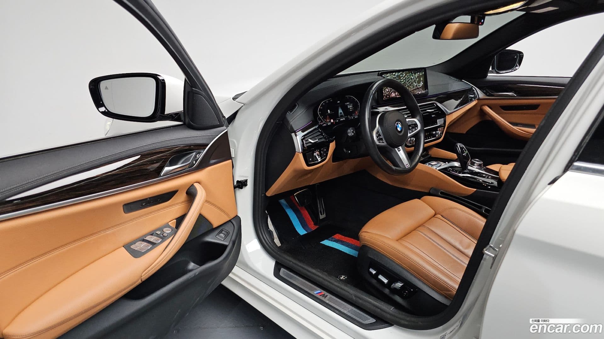 Main__Slider__Photo:5-Series BMW 2022.3-9