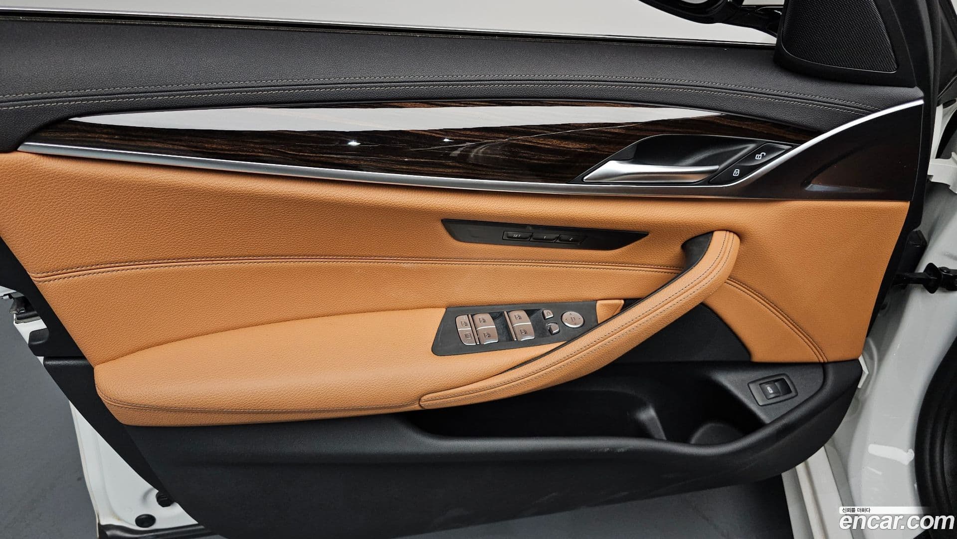 Main__Slider__Photo:5-Series BMW 2022.3-23