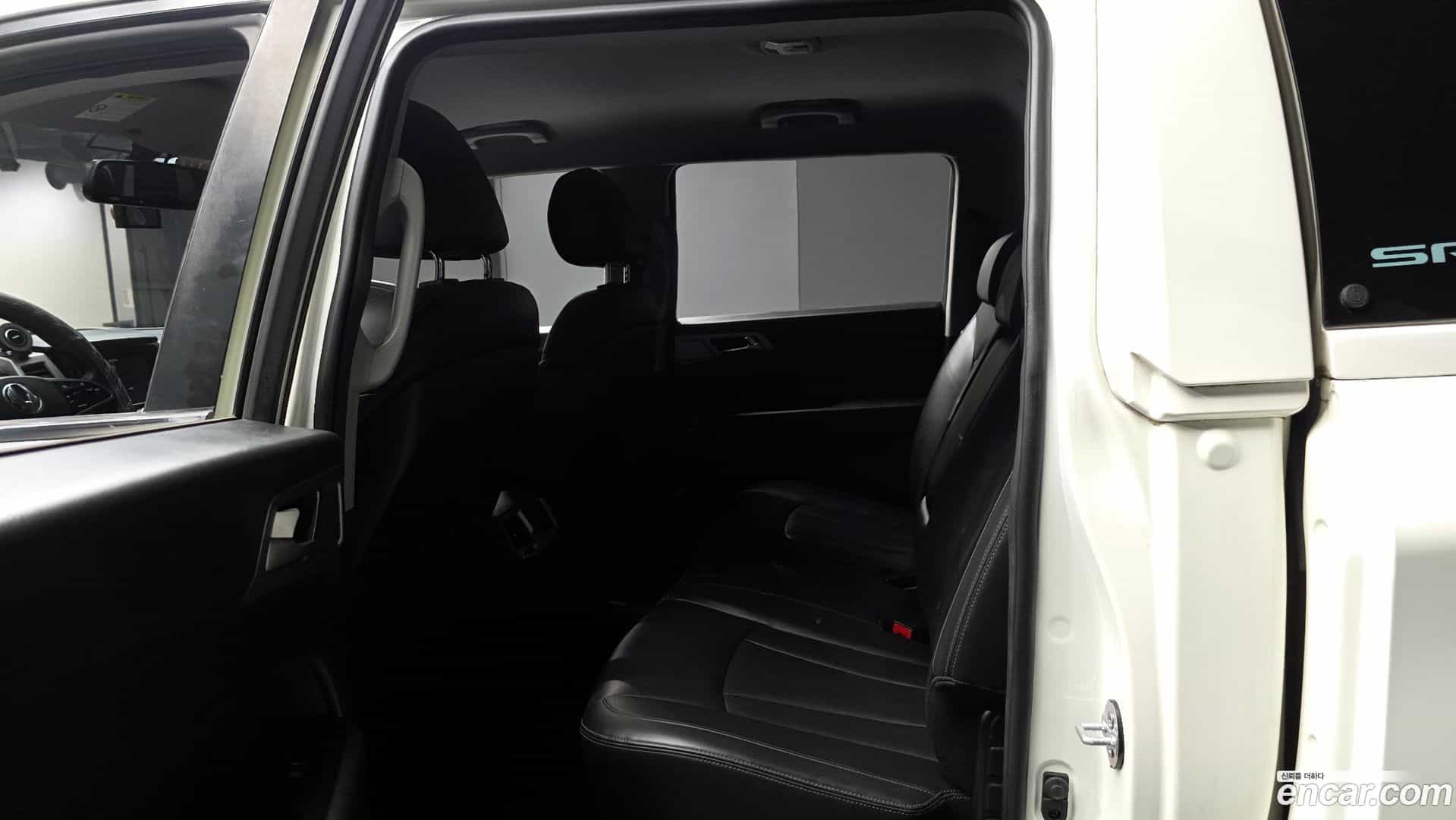 Rexton KG Mobility 2018.8-INNER-036