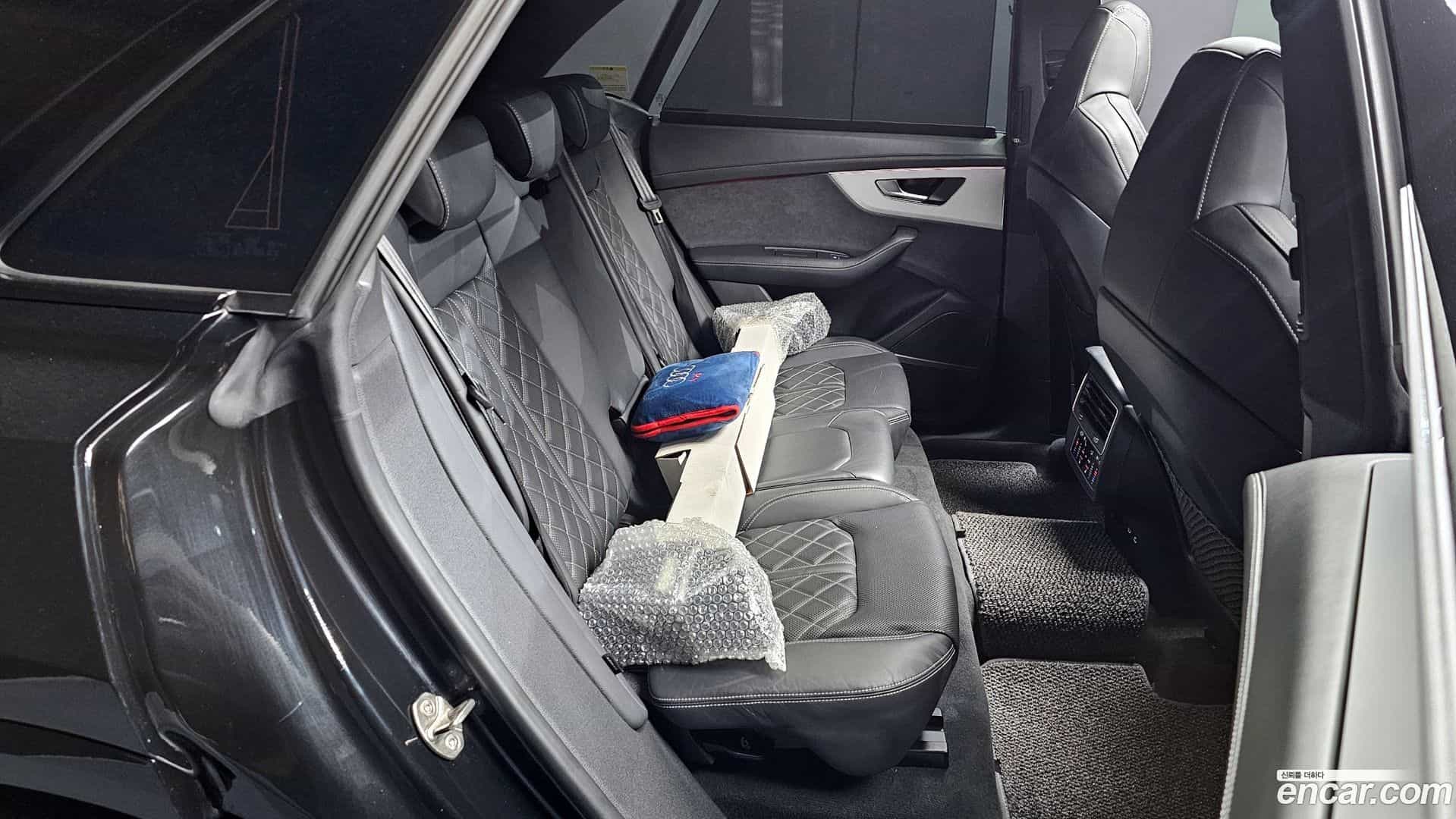 Q8 Audi 2023.11-OPTION-015