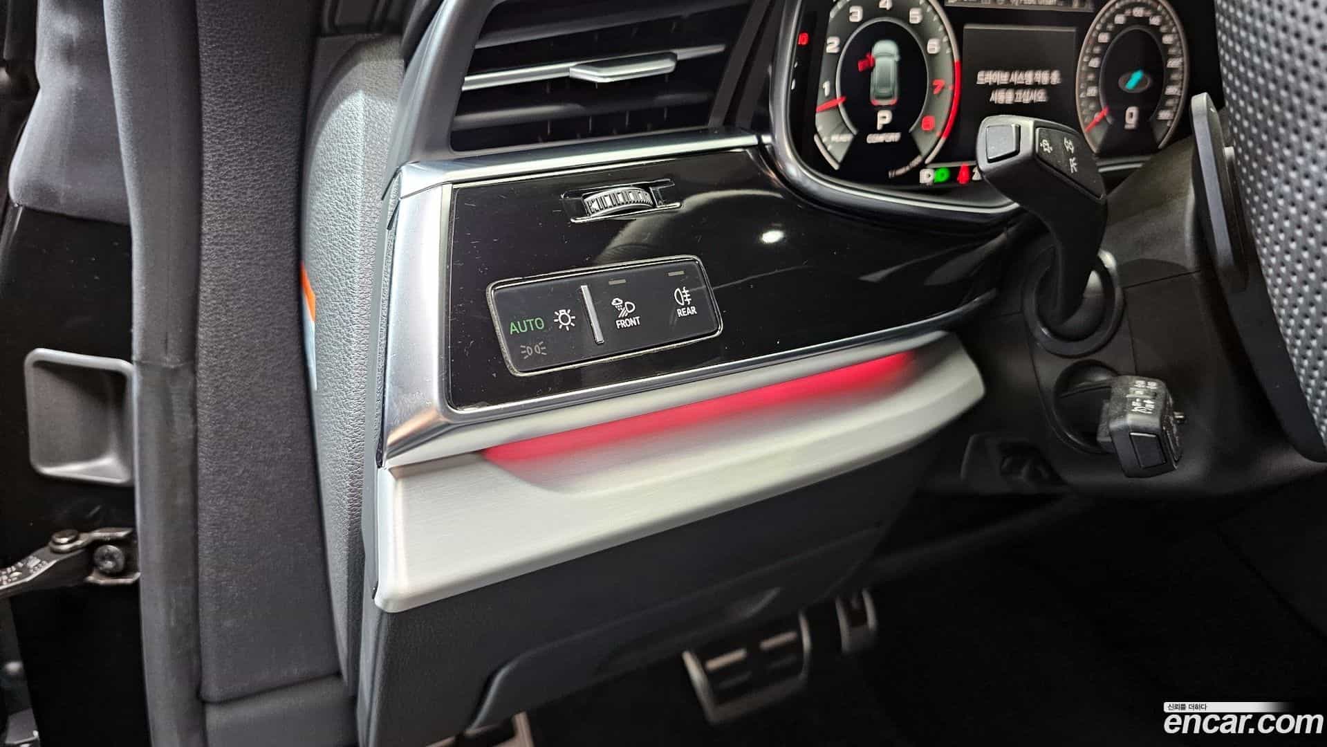 Q8 Audi 2023.11-OPTION-020