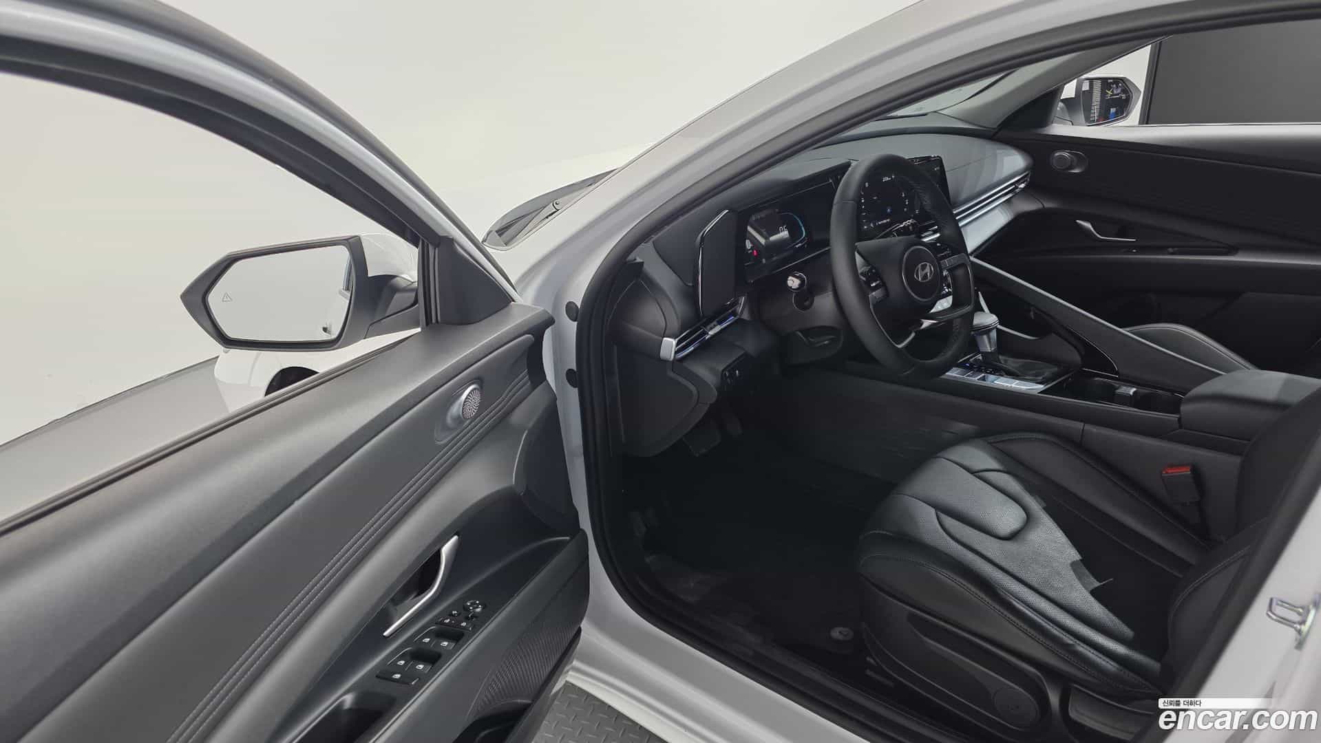 AVANTE Hyundai 2025.7-OPTION-015