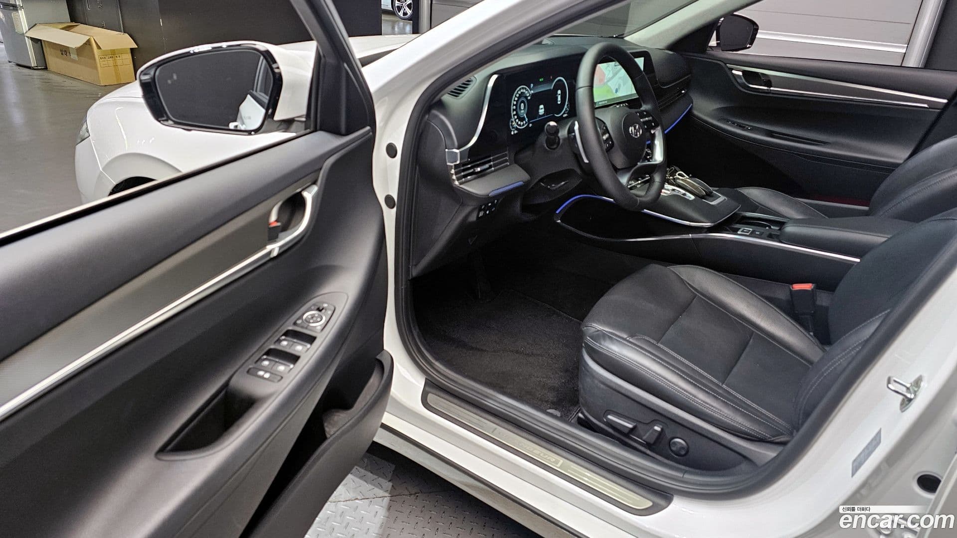 Main__Slider__Photo:Grandeur Hyundai 2022.6-9