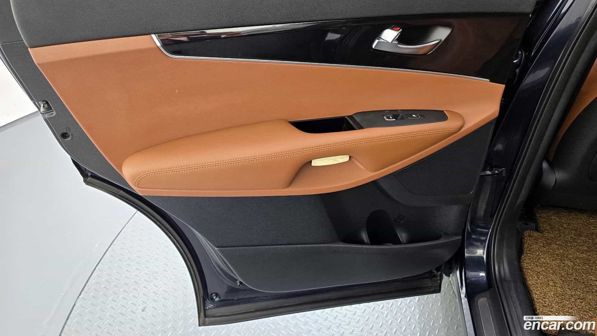 Sorento Kia 2019.5-INNER-035