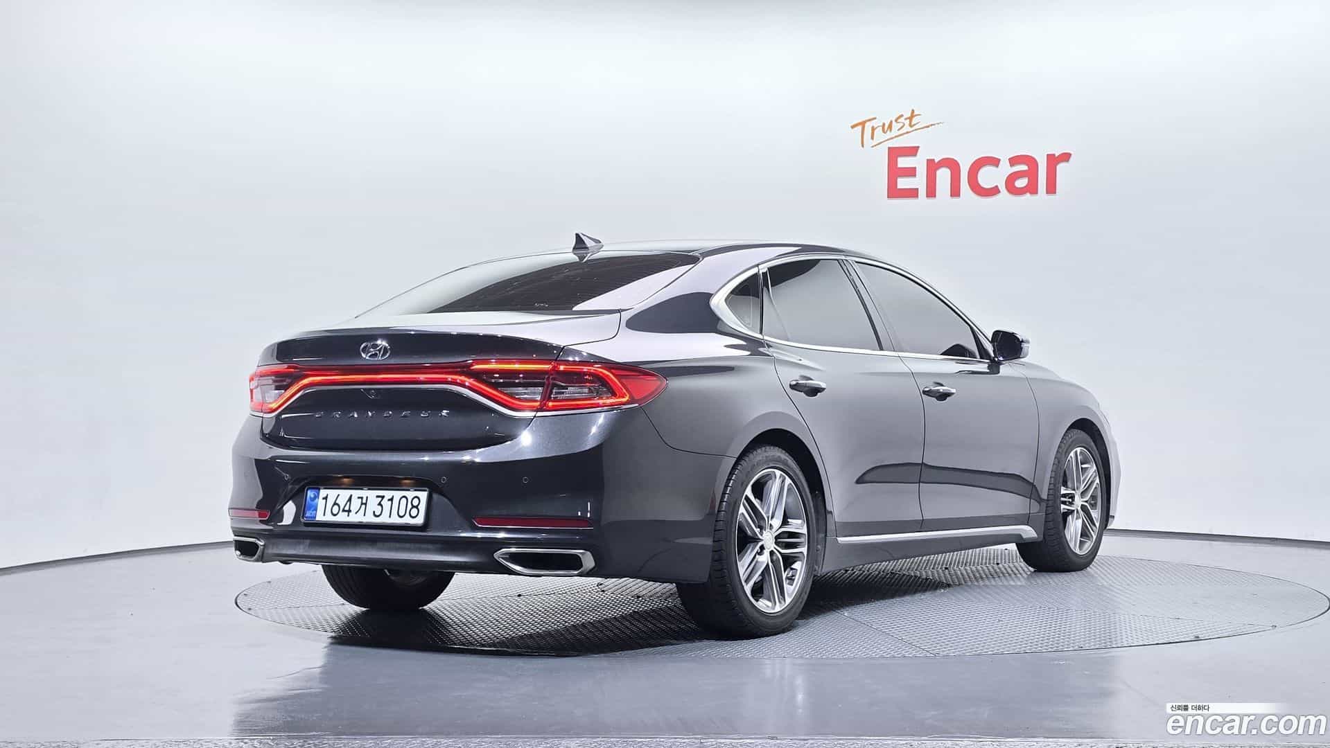 Grandeur Hyundai 2016.10-OUTER-002