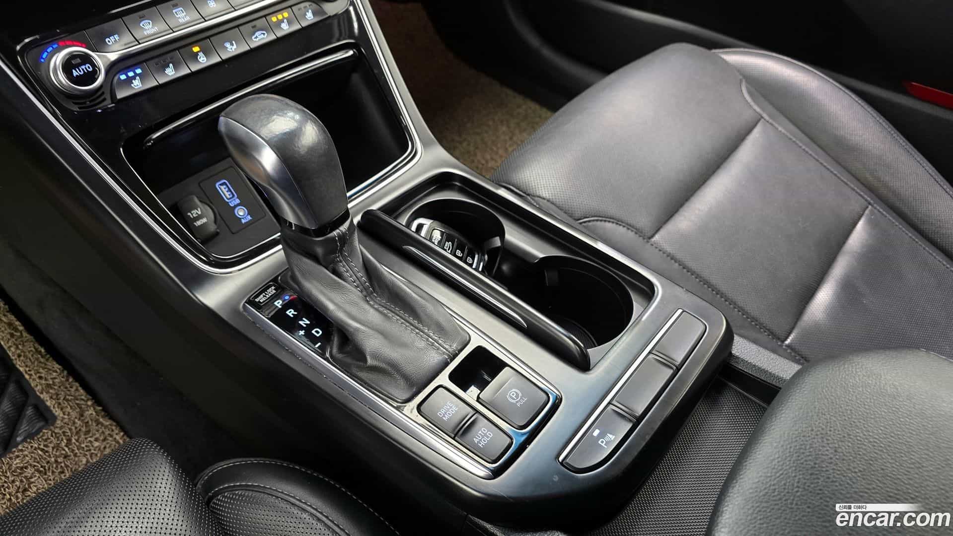 Grandeur Hyundai 2016.10-INNER-009