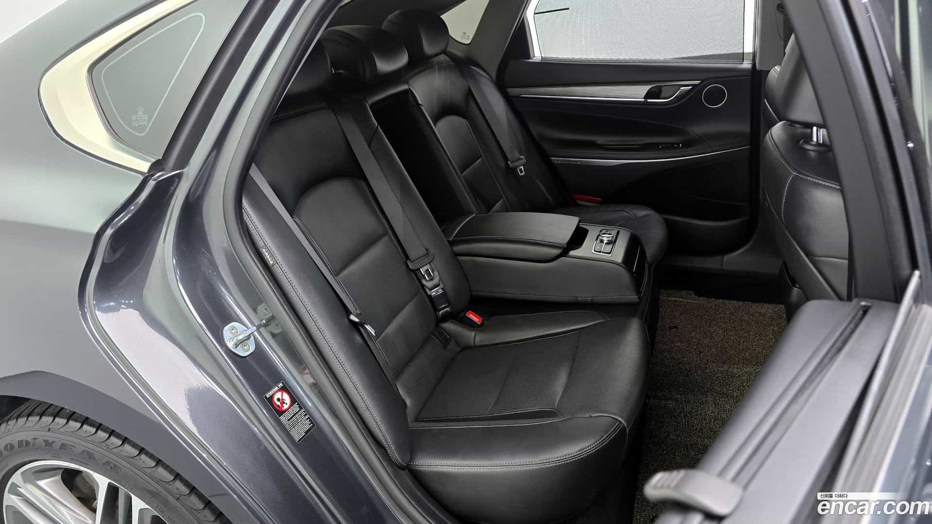Grandeur Hyundai 2016.10-OPTION-015