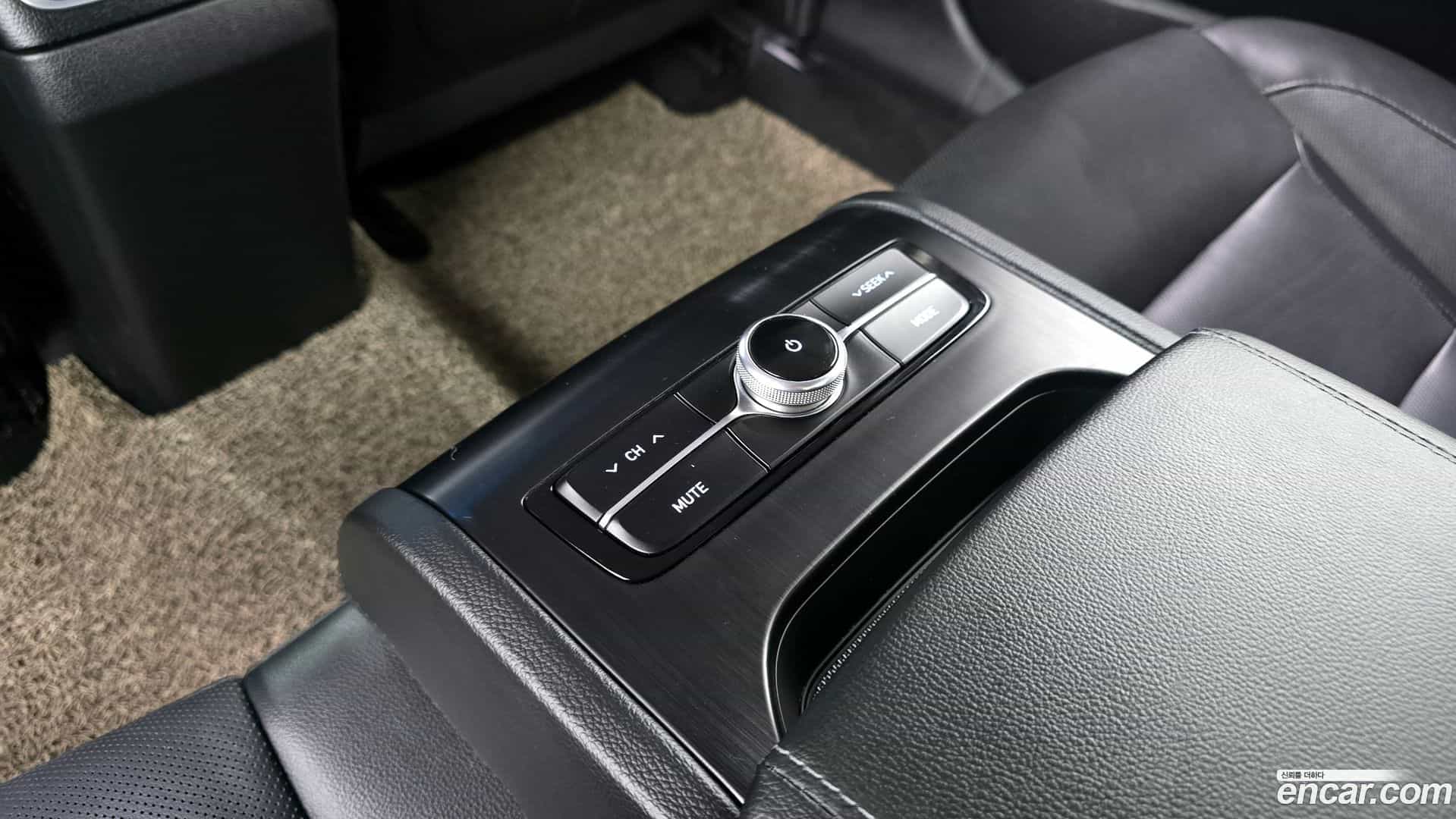 Grandeur Hyundai 2016.10-OPTION-020