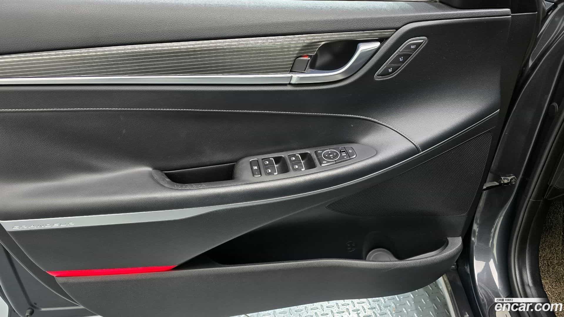 Grandeur Hyundai 2016.10-INNER-034