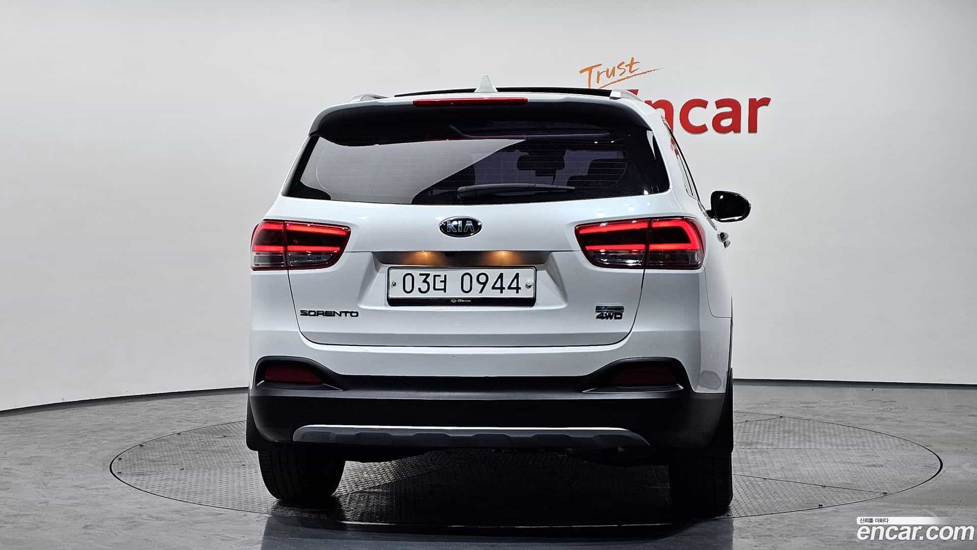 Sorento Kia 2016.0-OUTER-004