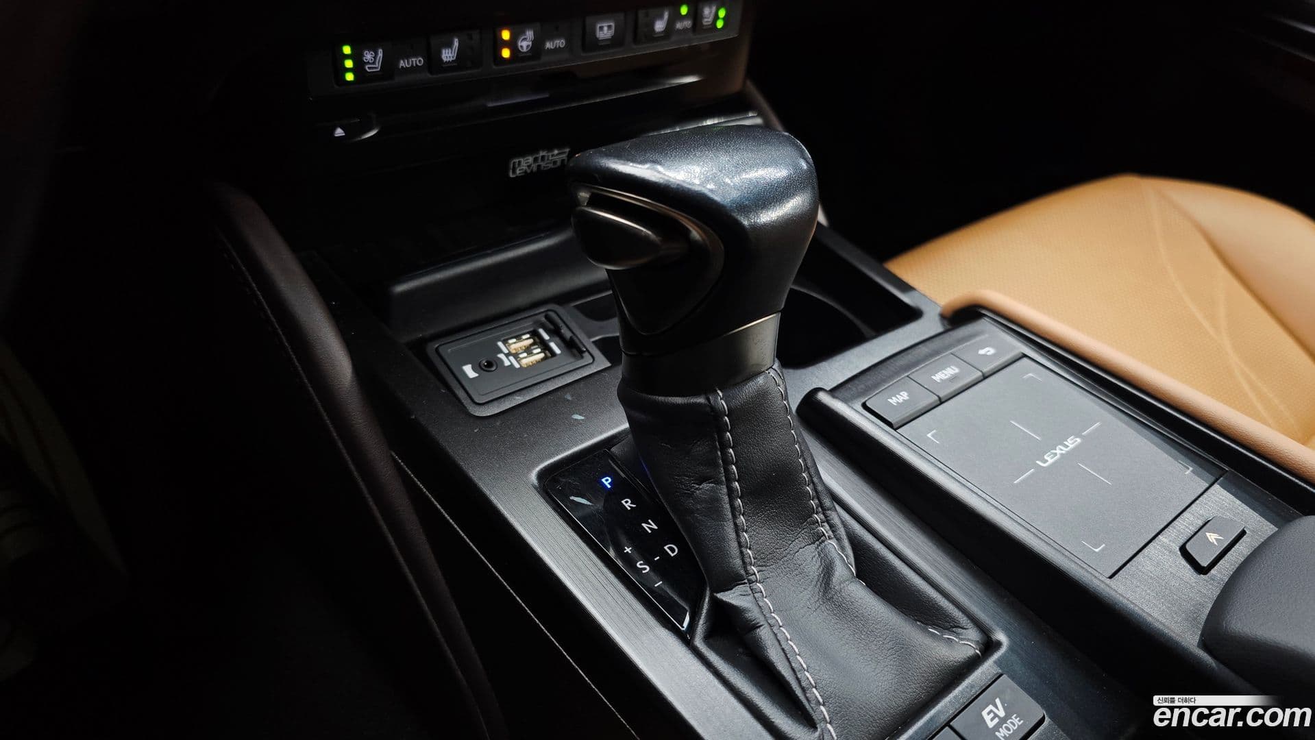 Main__Slider__Photo:ES Lexus 2019.4-8