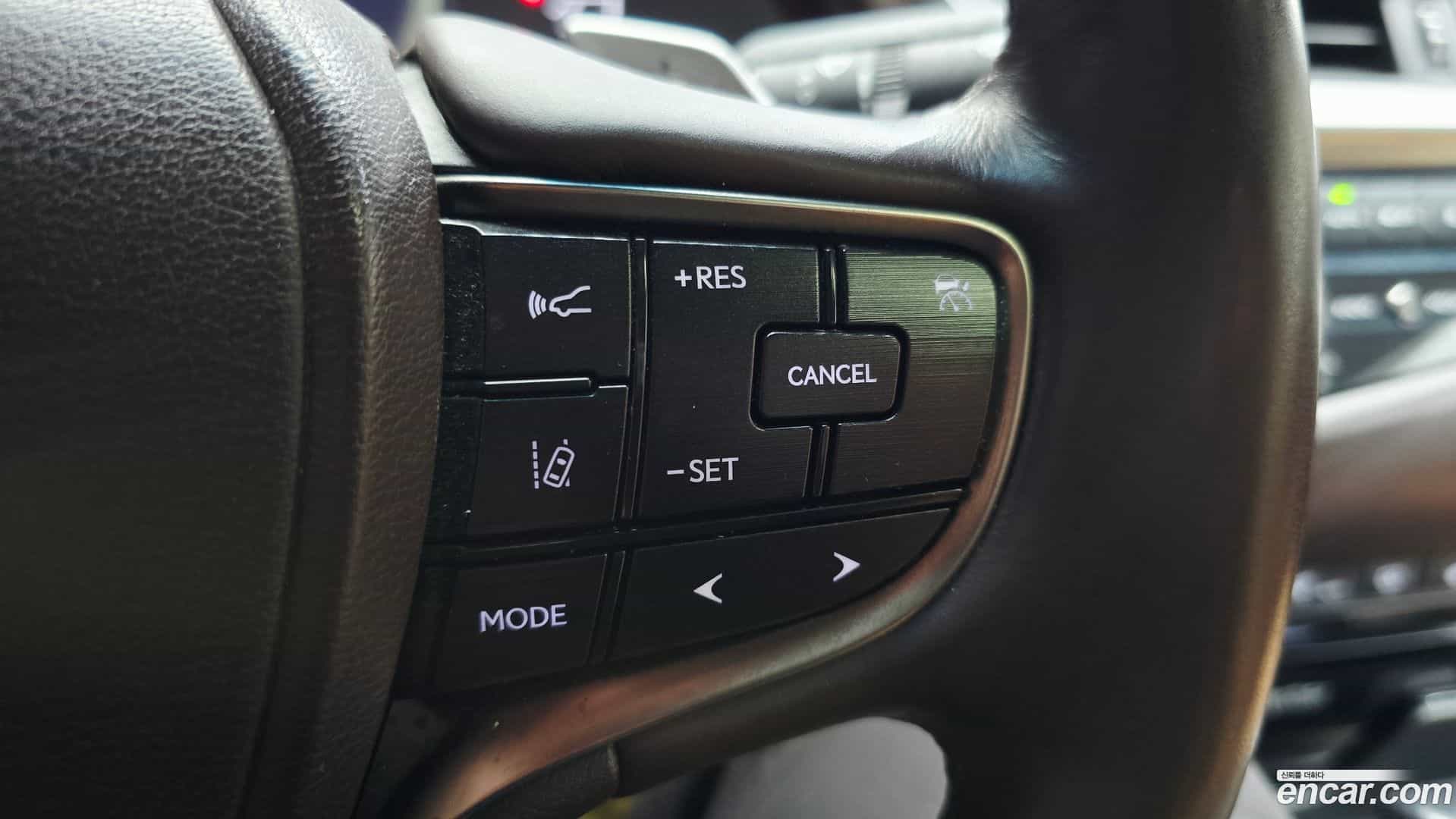 ES Lexus 2019.4-OPTION-040